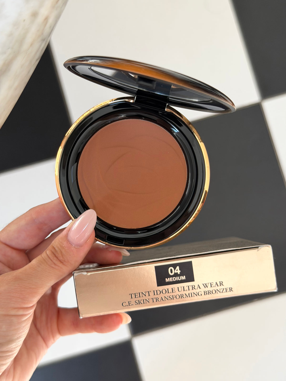 LANCOME Teint Idole Ultra Wear C.E Skin Transforming Bronzer (04)