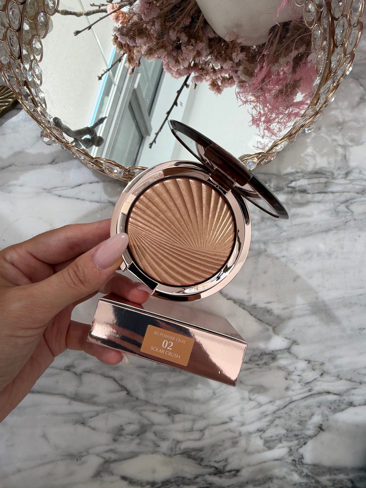 ESTÉE LAUDER Bronze Goddess
Highlighting Powder Gelée (02)
