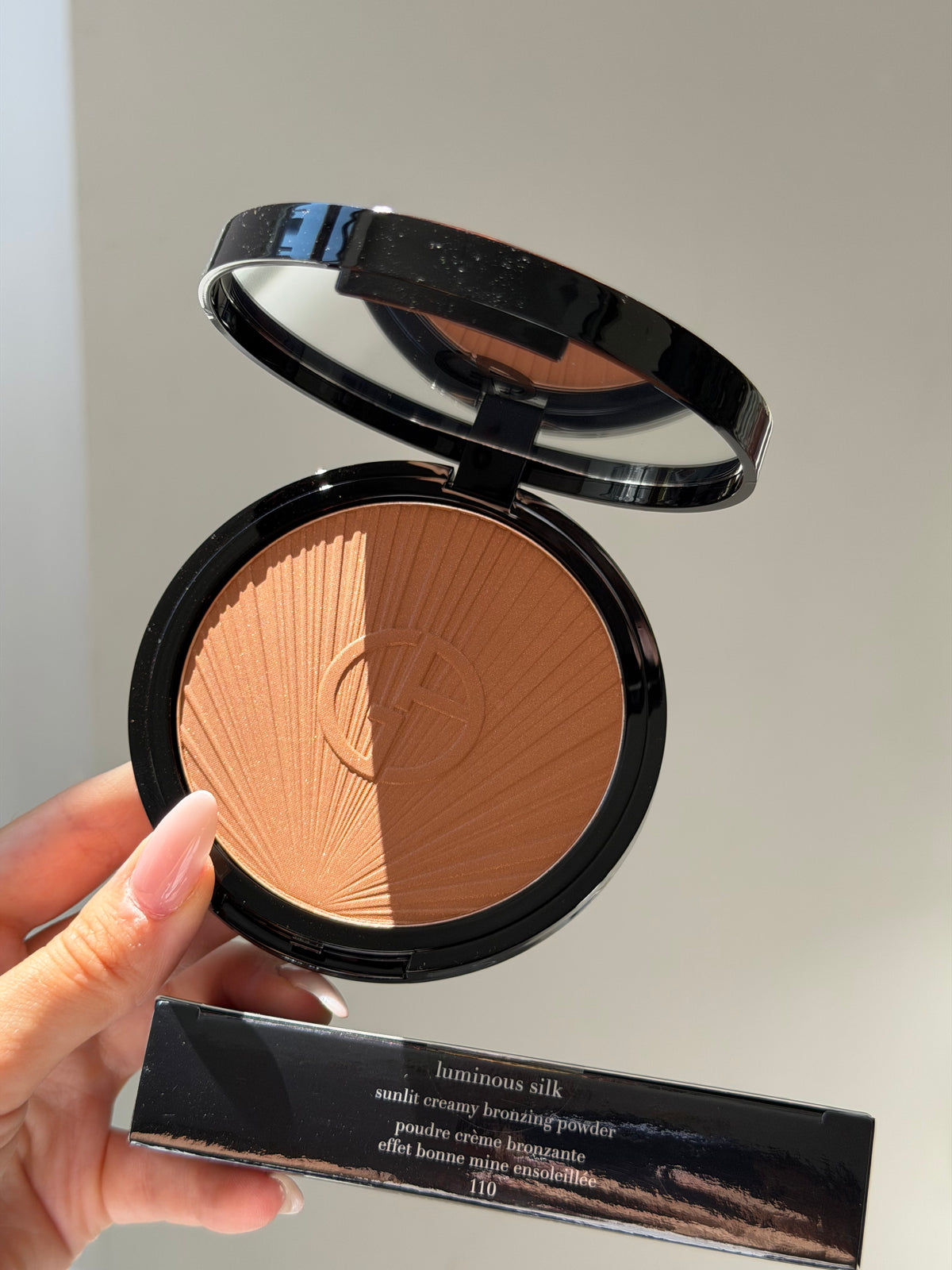 ARMANI Luminous Silk Longwear Creamy Bronzing Powder