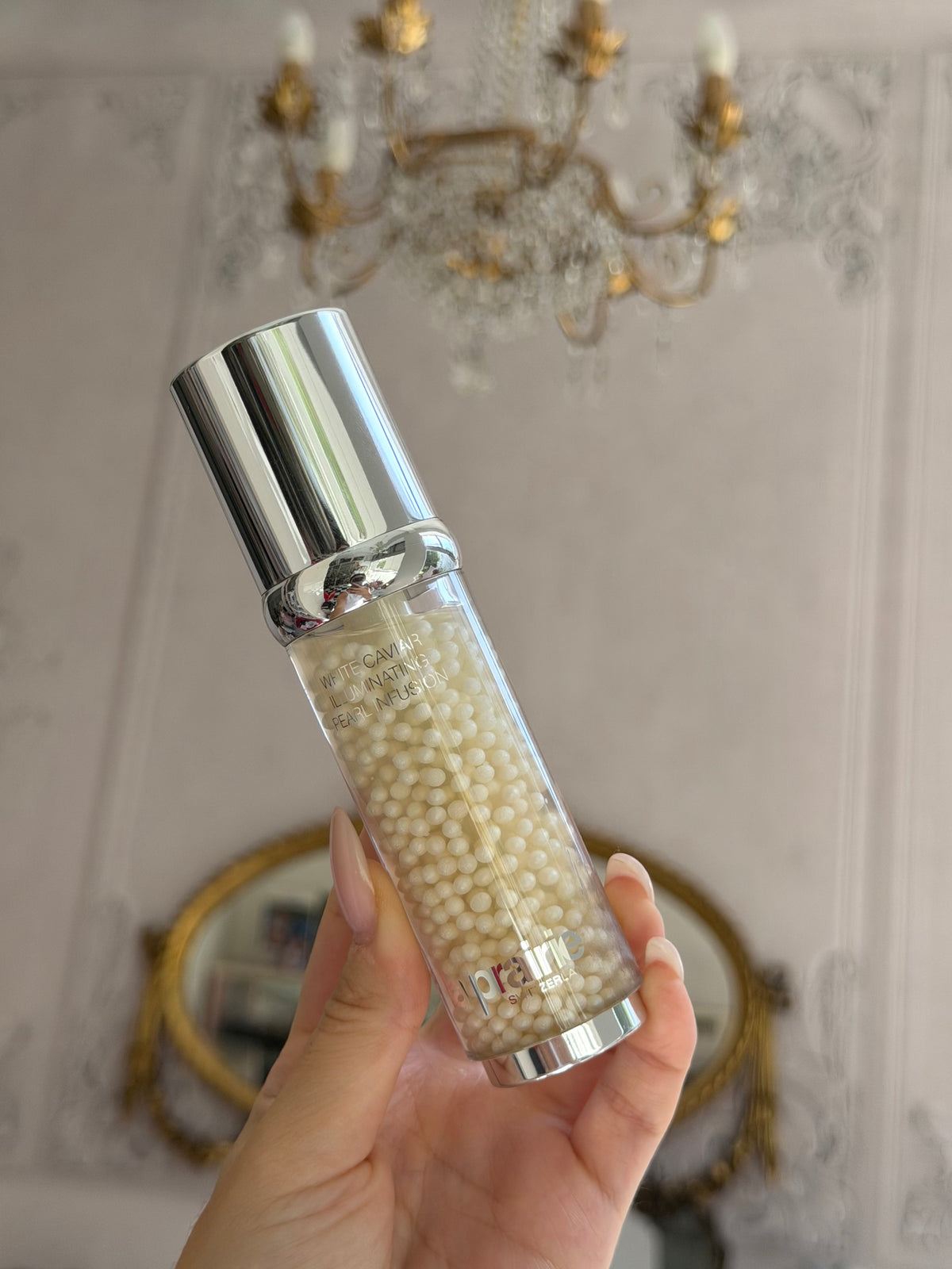 LA PRAIRIE White Caviar
Pearl Infusion
Illuminating And Firming Light-Infused Face Serum