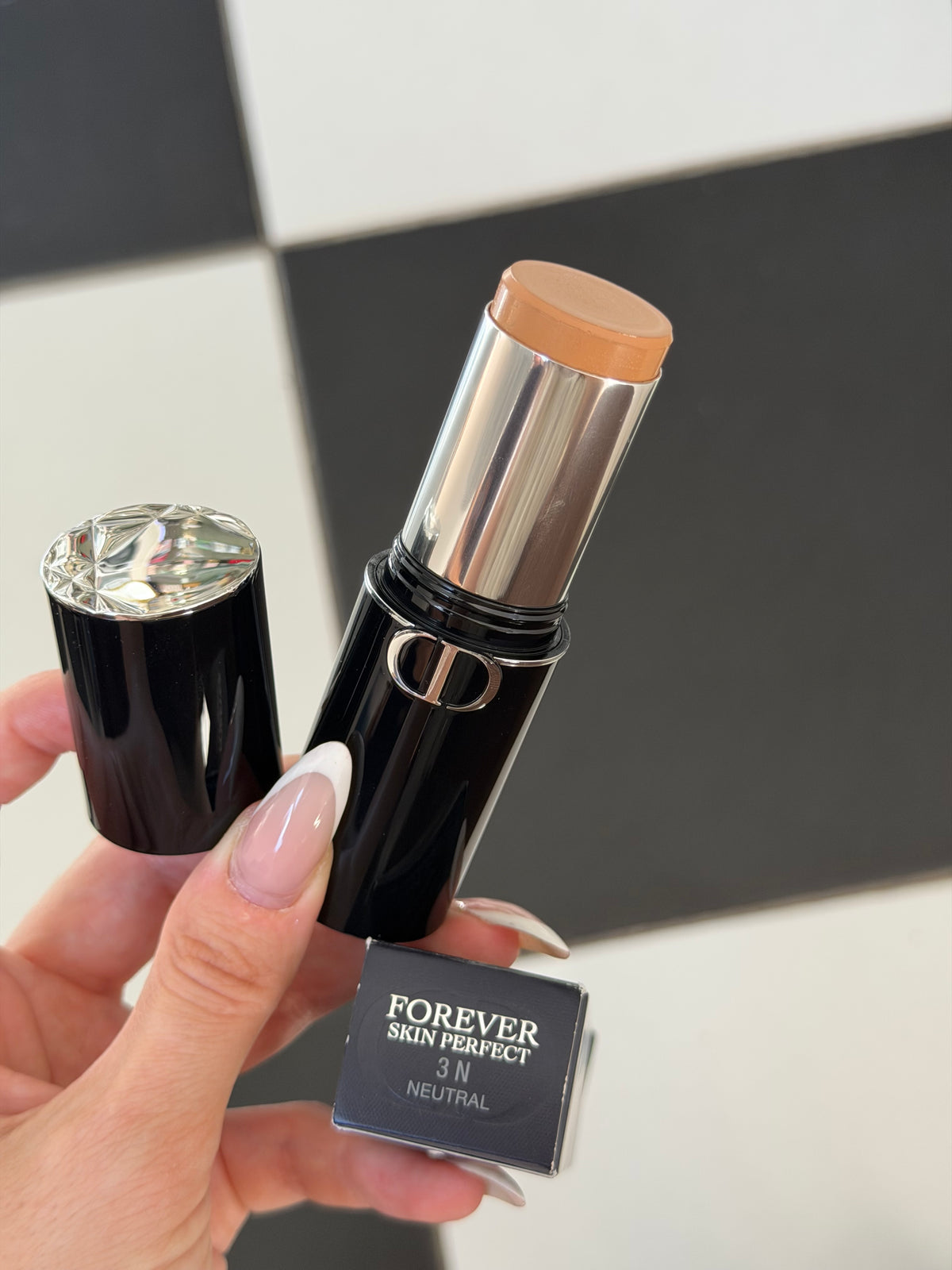 DIOR Forever Skin Perfect (3N)
Multi-Use Foundation Stick - Blur Perfection - 24H Wear and Hydration