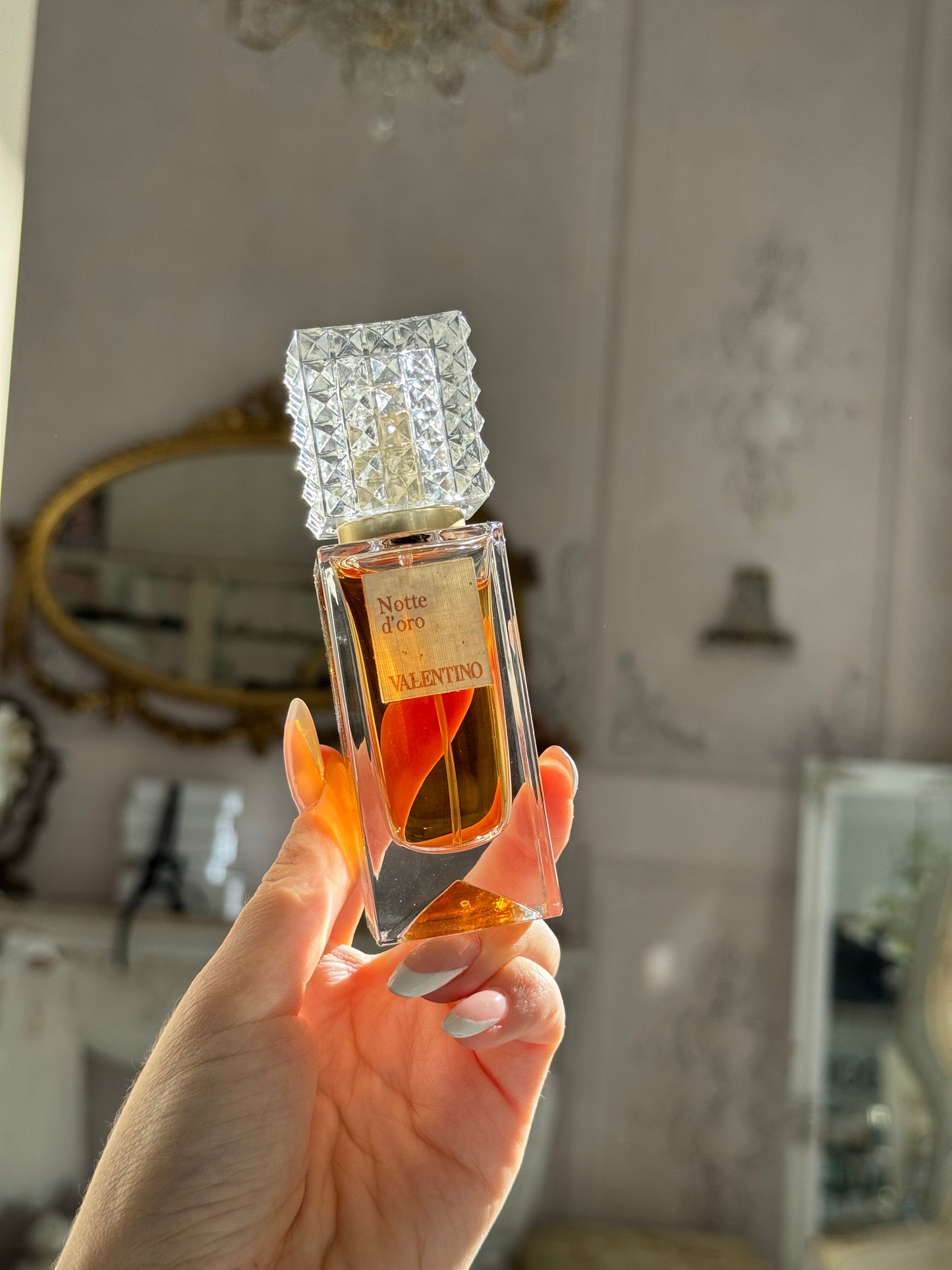 VALENTINO Anatomy Of Dreams - Notte d’Oro Parfum