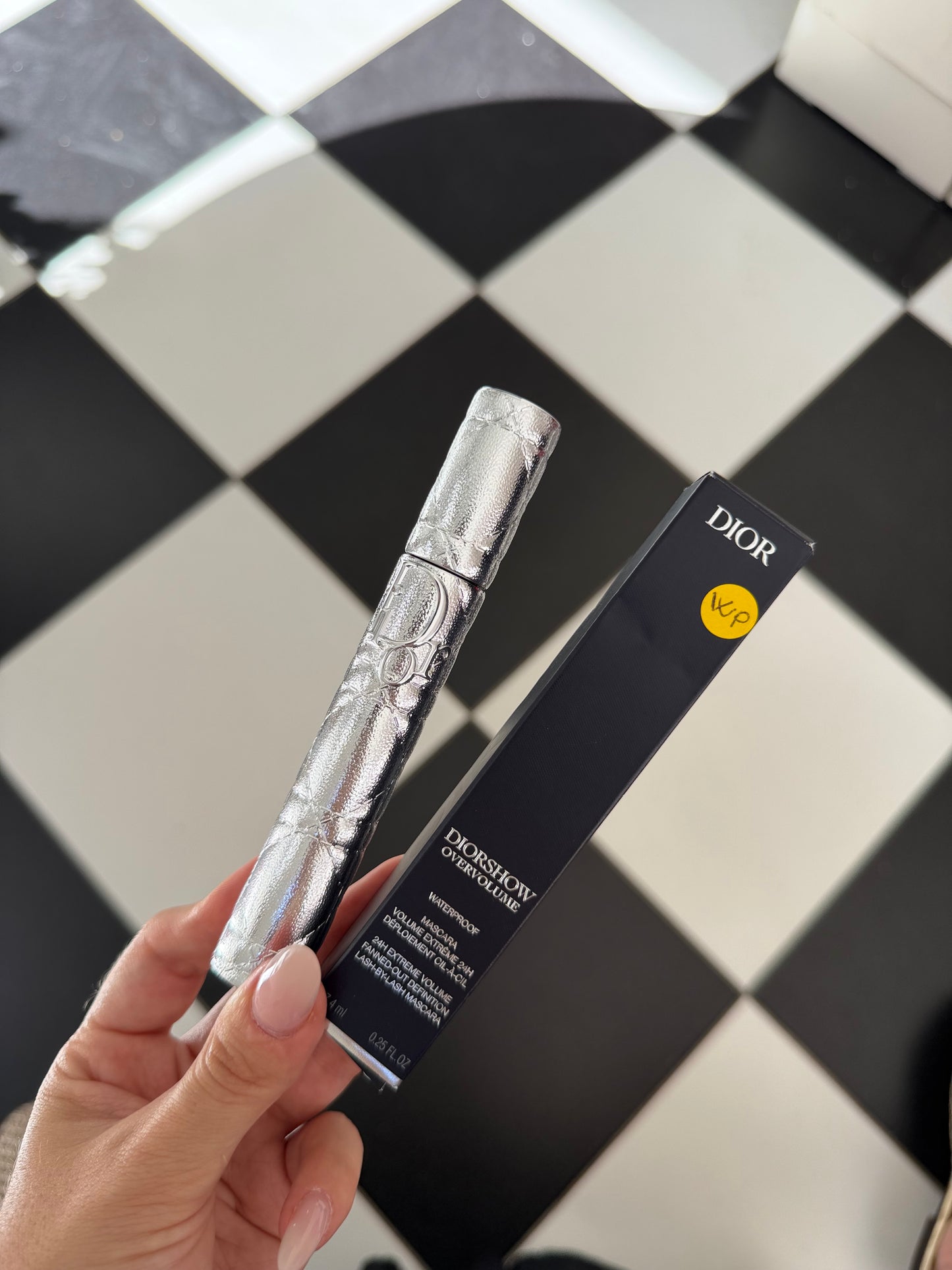 DIOR Diorshow Overvolume Waterproof
24-Hour Extreme Volume Mascara – Lash-by-Lash Fan Effect
