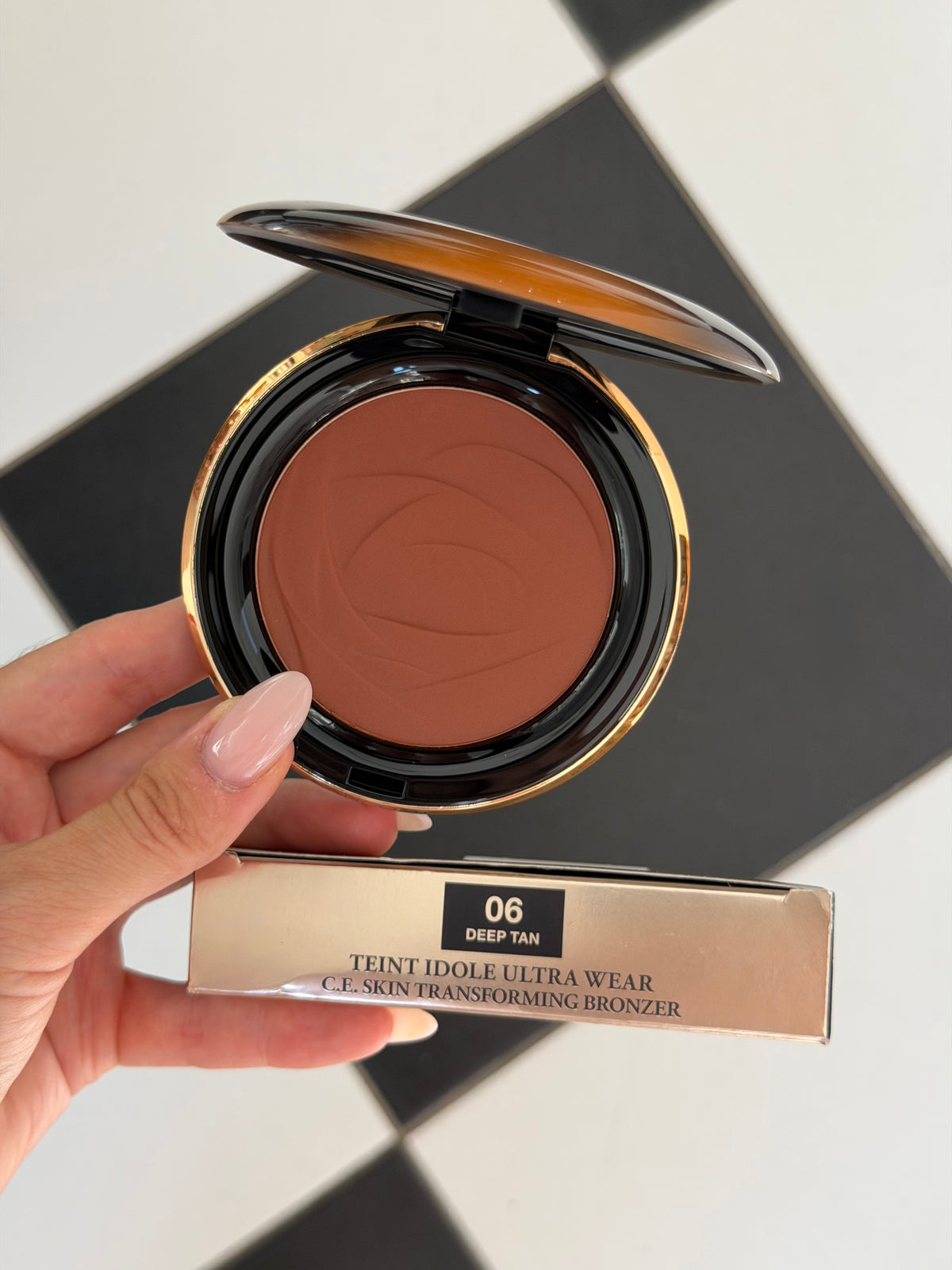 LANCOME Teint Idole Ultra Wear C.E Skin Transforming Bronzer (06)