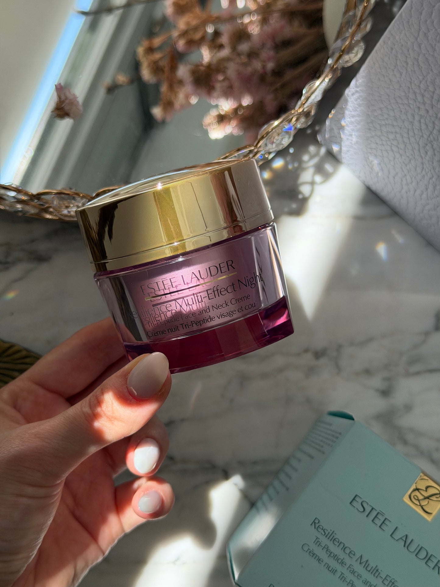 ESTEE LAUDER Resilience Multi-Effect Night
Tri-Peptide Face and Neck Creme SPF15
