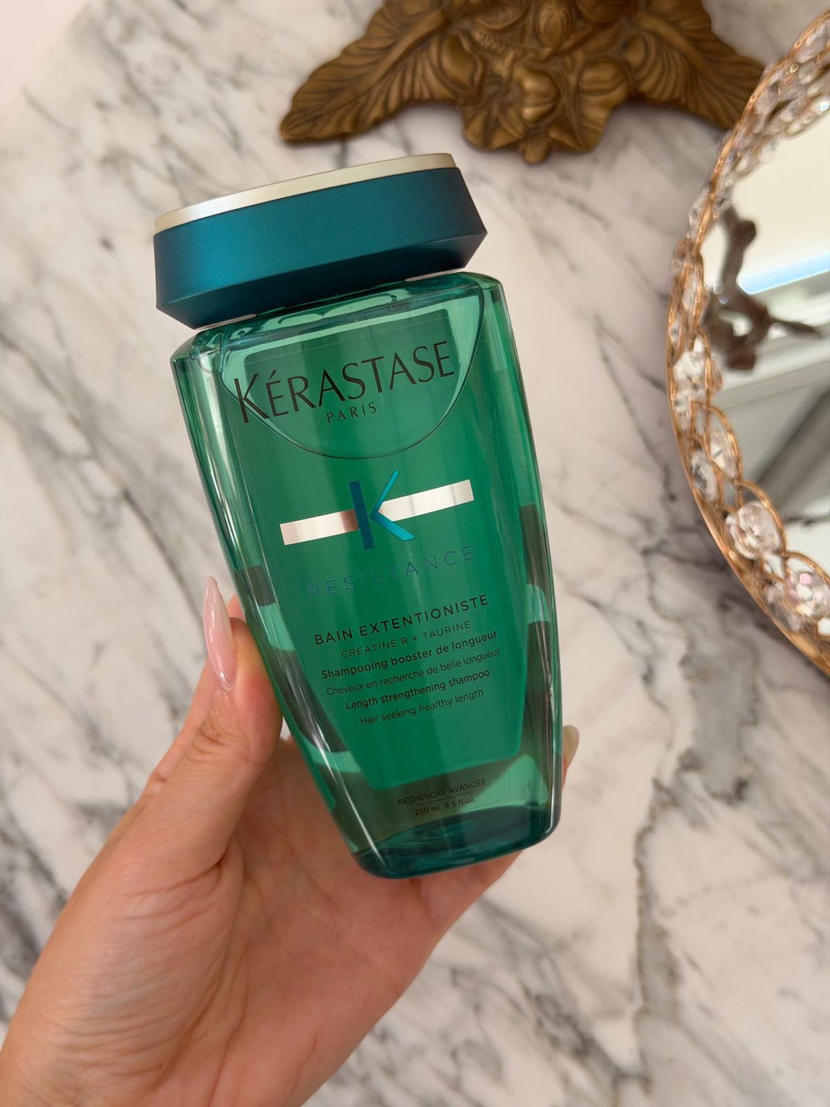 KÉRASTASE Resistance Bain Extentioniste
Elasticity-Enhancing Shampoo