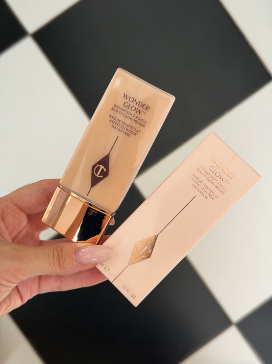 CHARLOTTE TILBURY
WonderGlow Primer
Instant Soft-Focus Beauty Glow