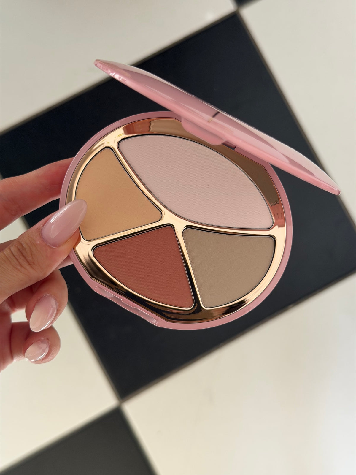 CHARLOTTE TILBURY 4 Colors Contour (Blush&Bronzer) Palette (03)