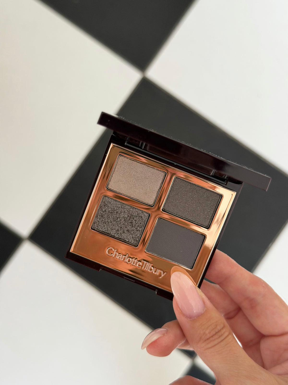 CHARLOTTE TILBURY Luxury Palette - The Rock Chick