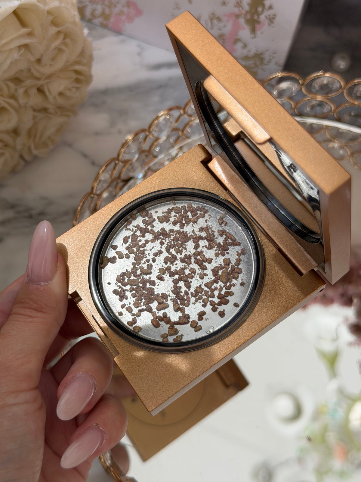 HUDA BEAUTY Empowered Face Gloss Highlighting Dew - Glow Energy
