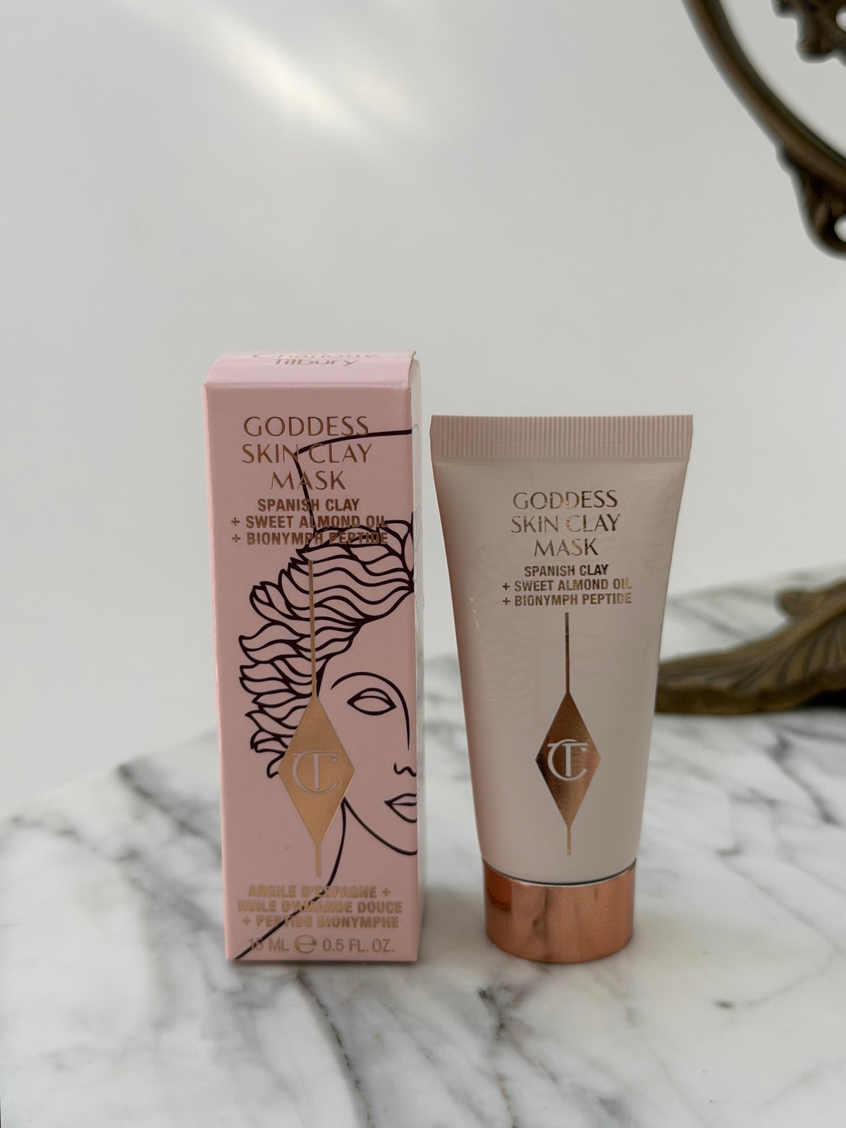 CHARLOTTE TILBURY Goddess Skin Clay Mask
Spanish Clay + Sweet Almond Oil + Bionymh Peptide