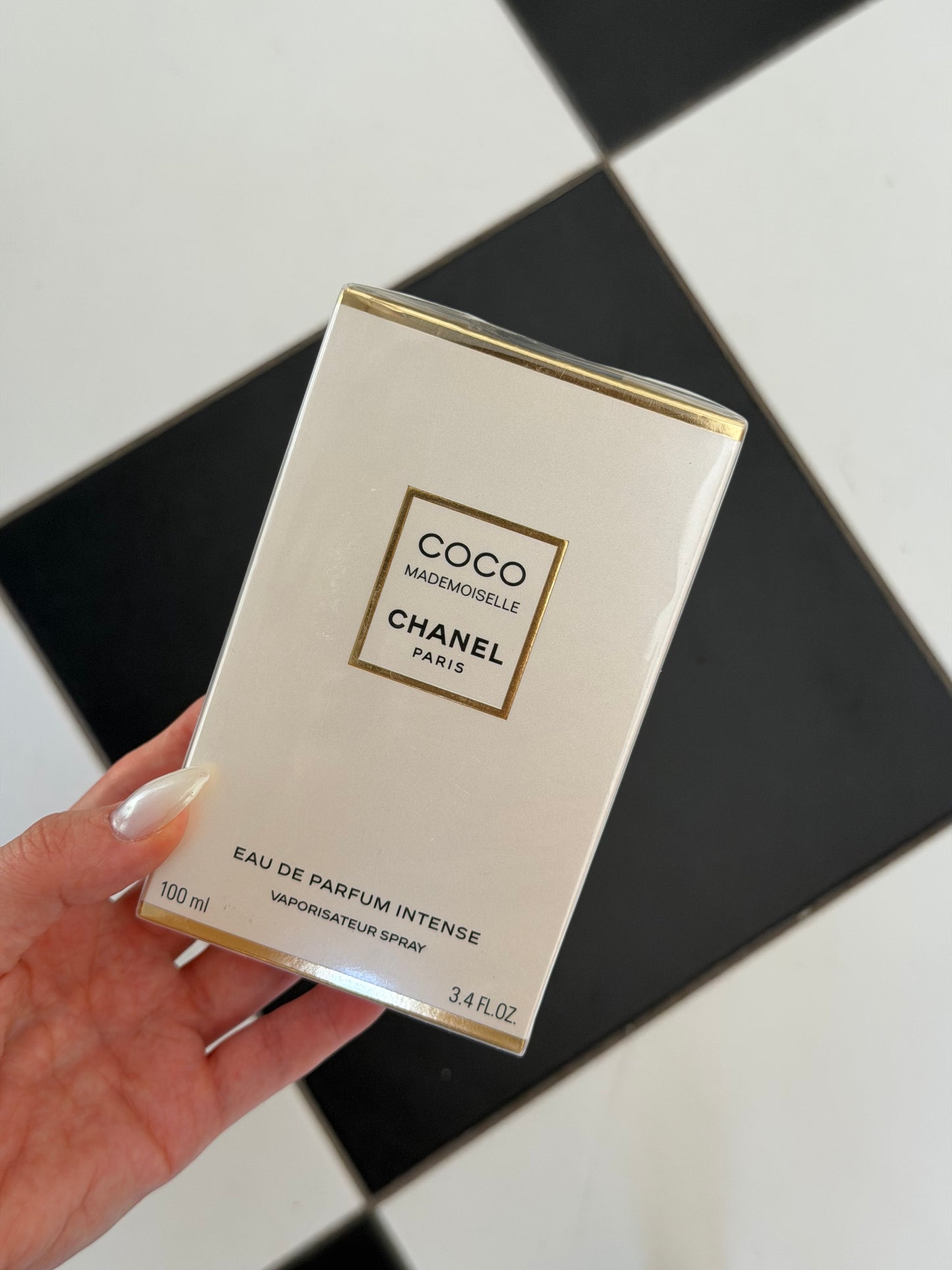 CHANEL Coco Mademoiselle
Eau De Parfum Intense