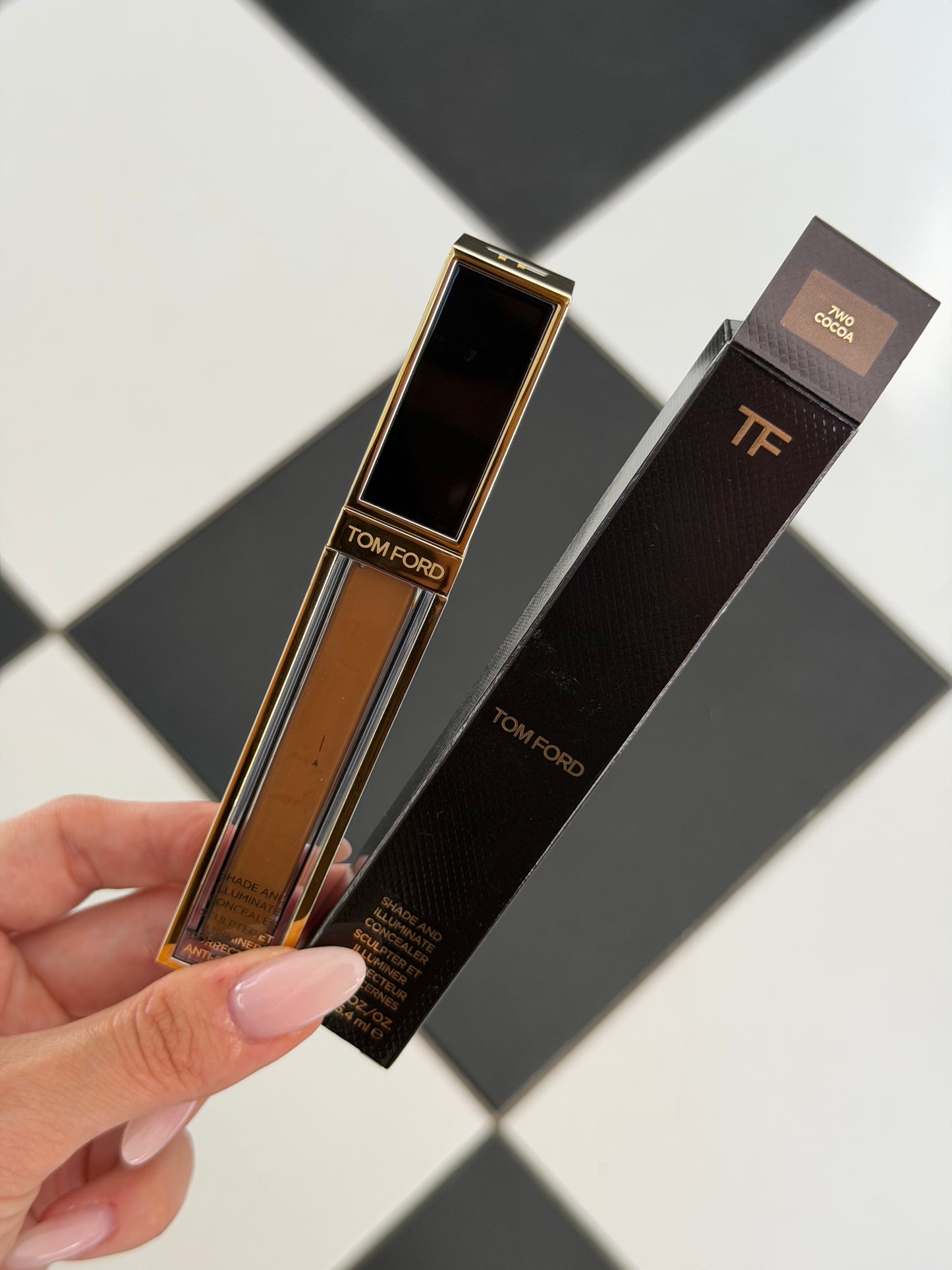 TOM FORD Shade And Illuminate Concealer (7W0)