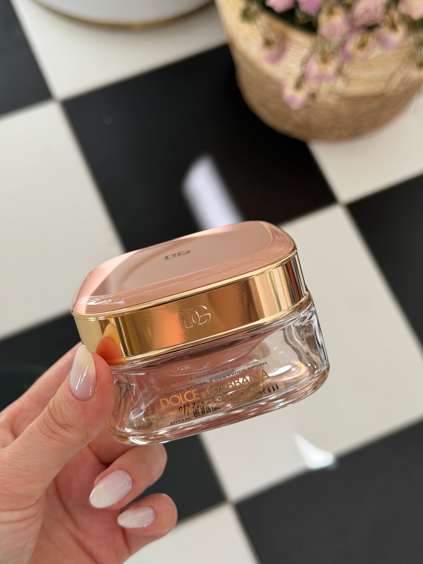 DOLCE&GABBANA Glow-Bounce Ceramide Cream
Plumping & Refining Moisturizer
