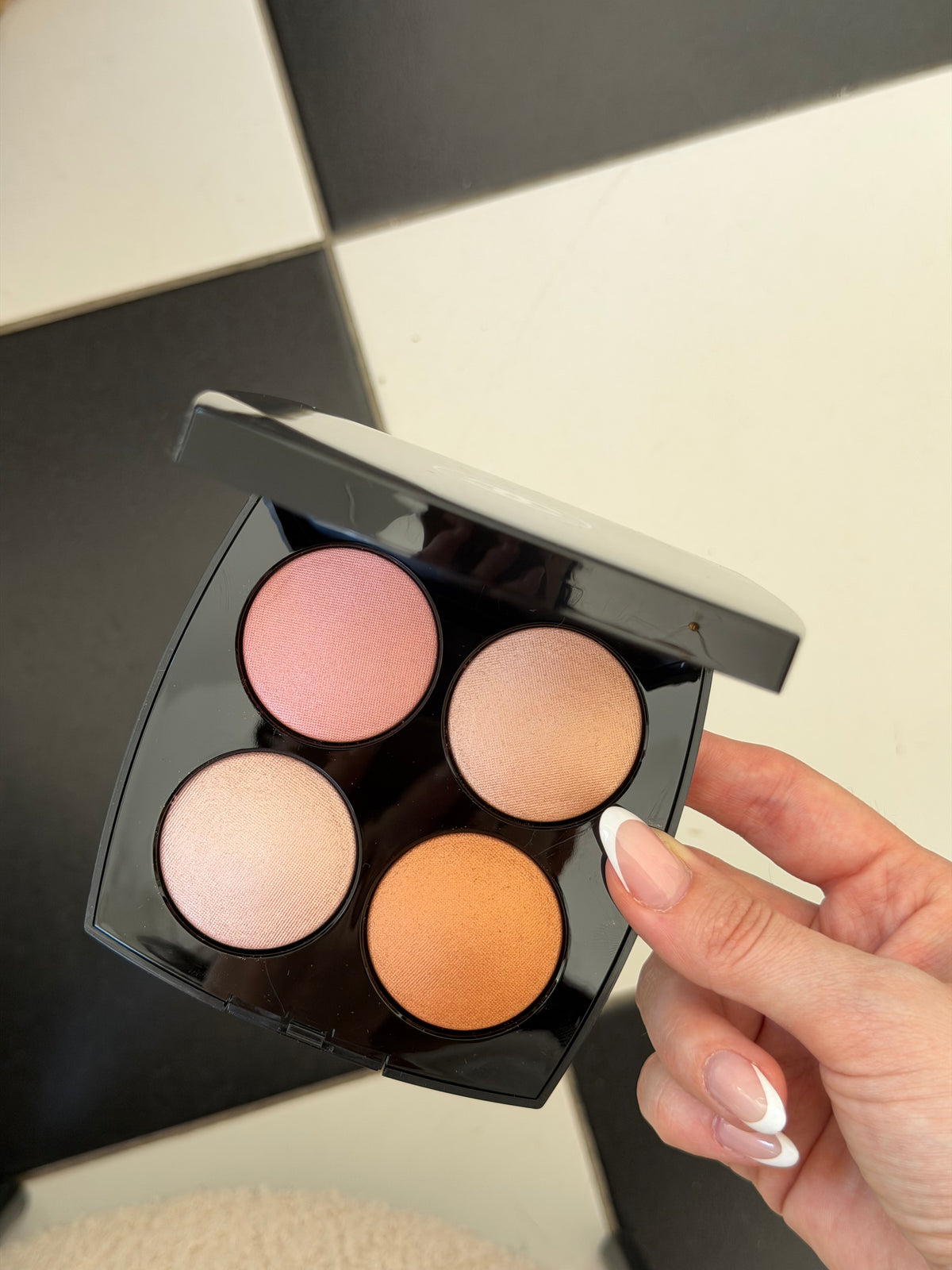 CHANEL Jeux De Lumières Eyeshadow and Highlighter Palette Limited Edition