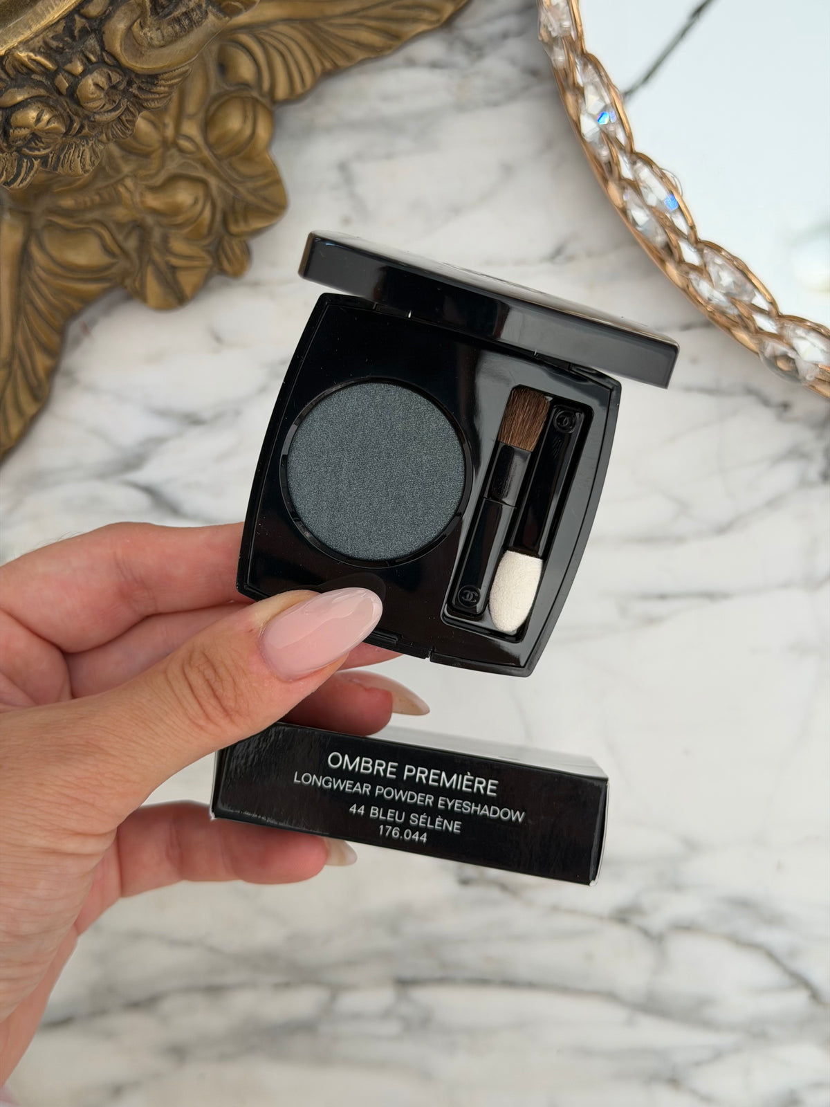 CHANEL
Ombre Première Longwear Powder Eyeshadow (44)