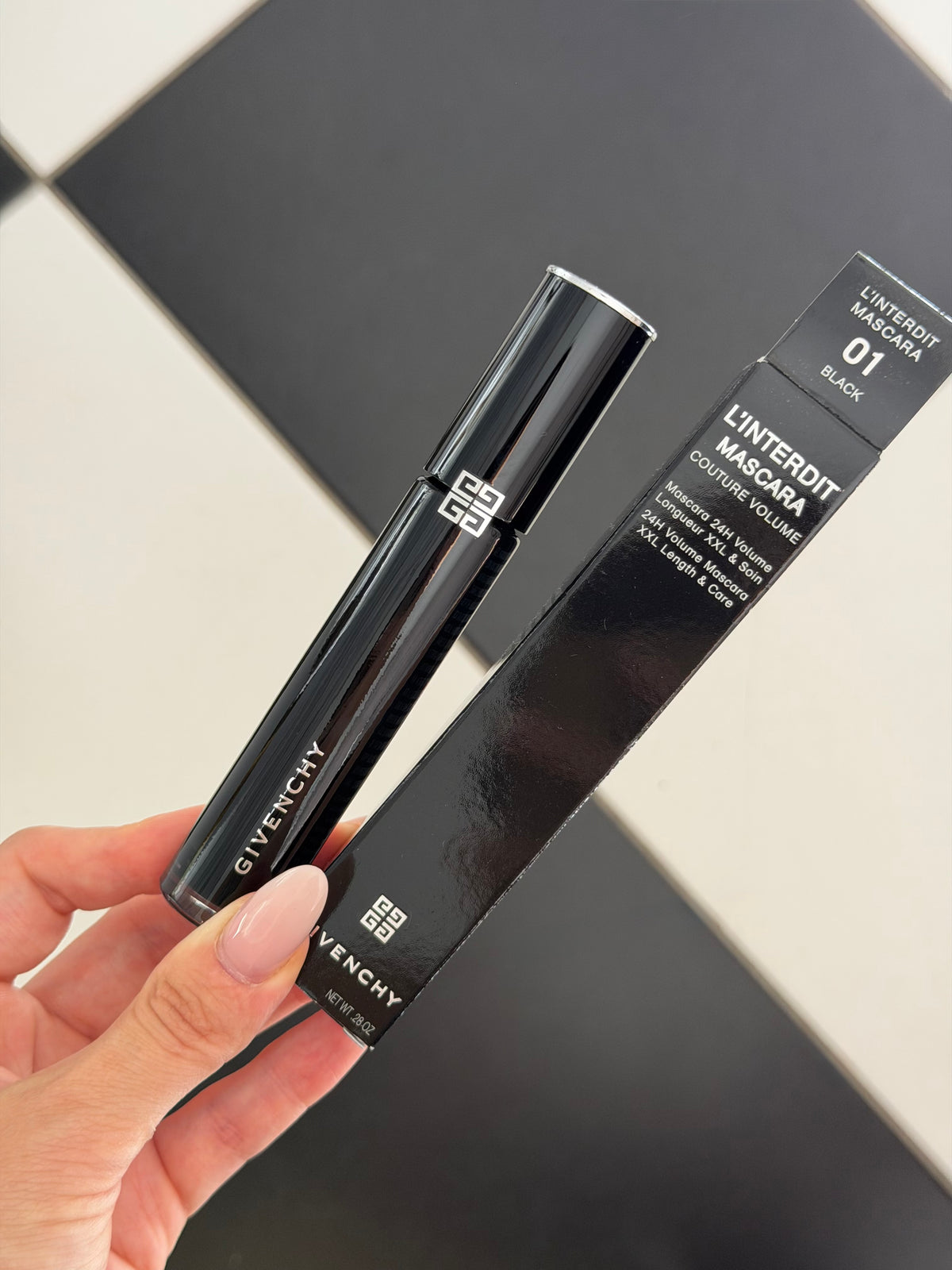 GIVENCHY L’Interdit Mascara 24H Volume & XXL Length (01)