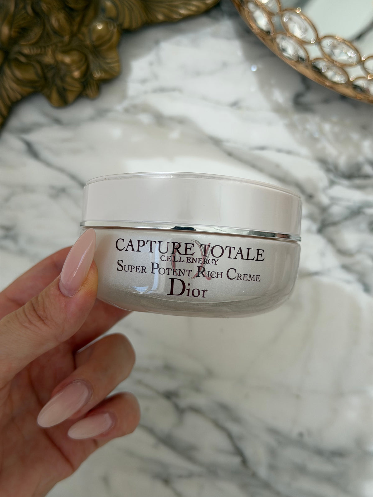 DIOR Capture Totale Super Potent Rich Creme C.E.L.L. Energy
Global Age-Defying Rich Creme - Intense Nourishment & Repair