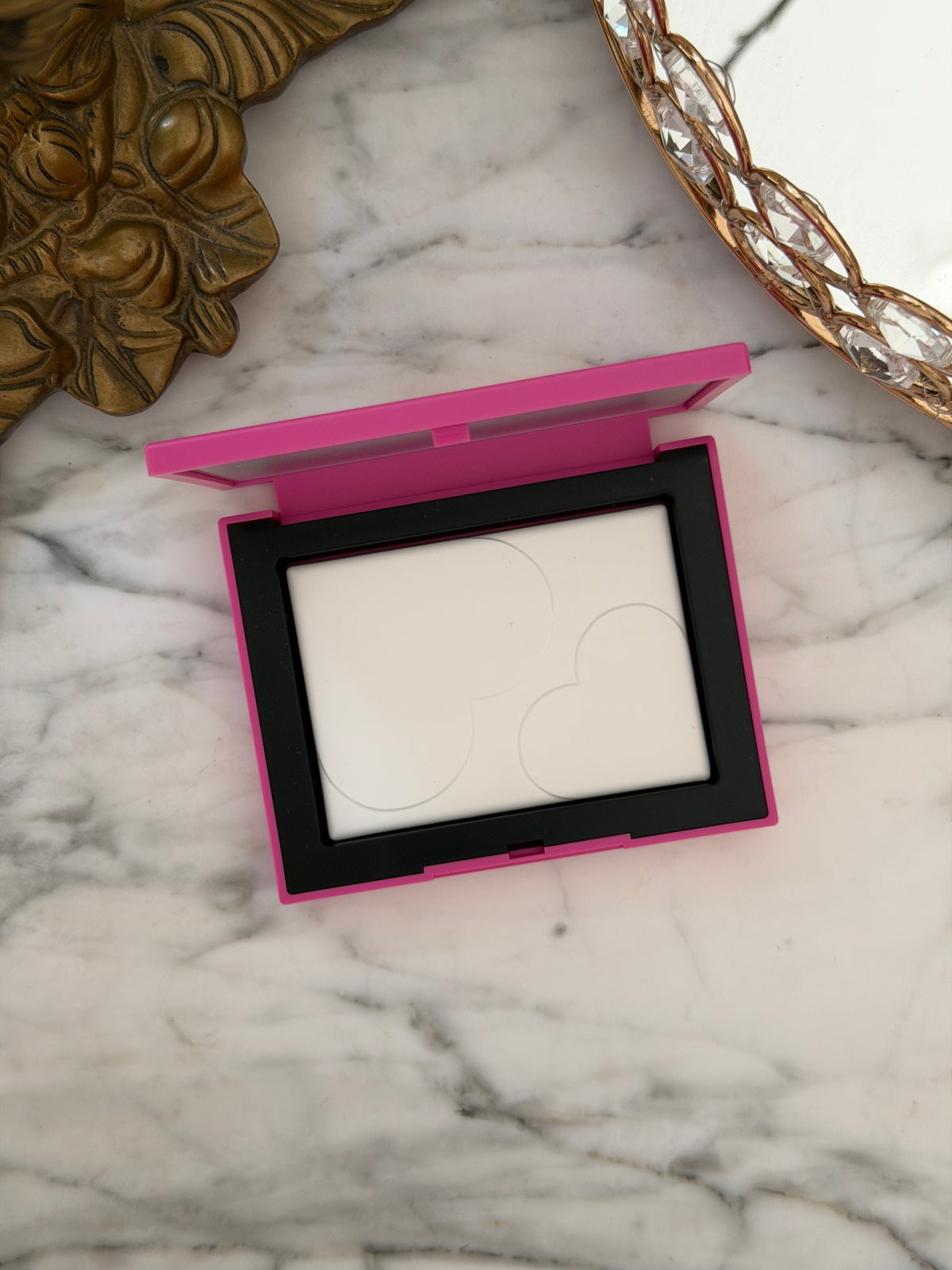 NARS Light Reflecting™ Setting Powder - Limited Edition Pink With Heart Motifs