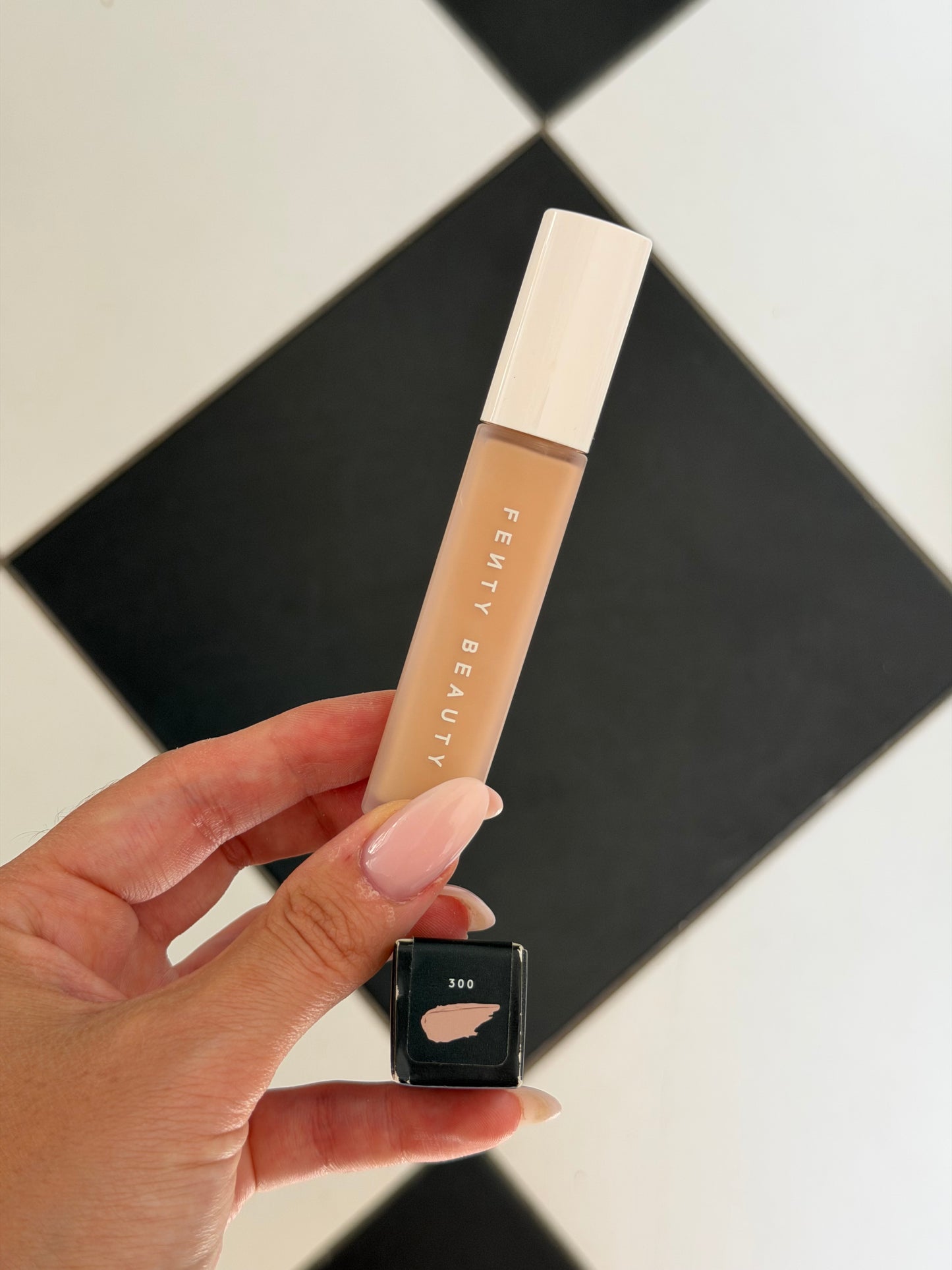 FENTY BEAUTY Pro Filt'r Instant Retouch Concealer (300)