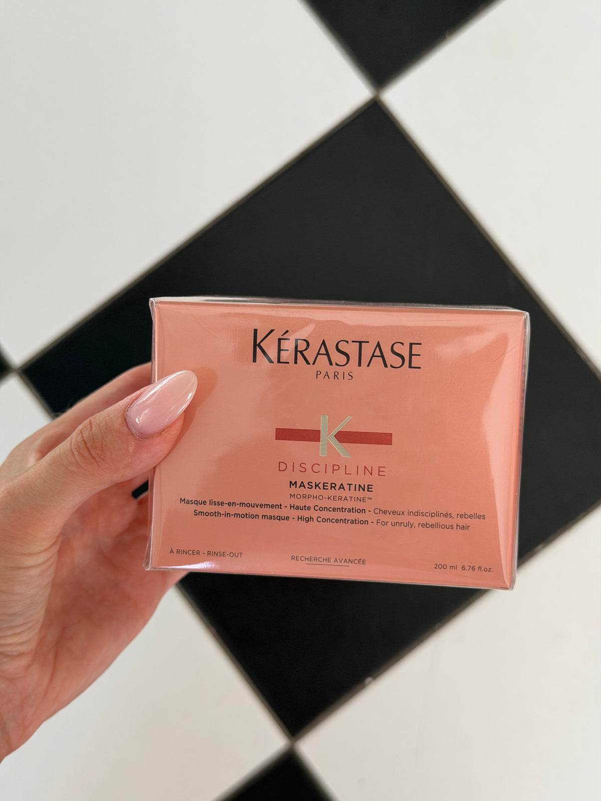 KÉRASTASE Discipline
Maskeratine Hair Mask
Smoothing Mask Providing Fluidity, Movement And Softness For Frizzy Hair