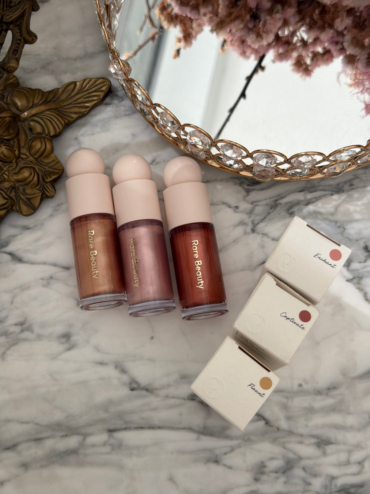 RARE BEAUTY Positive Light Liquid Luminizer - Captivate