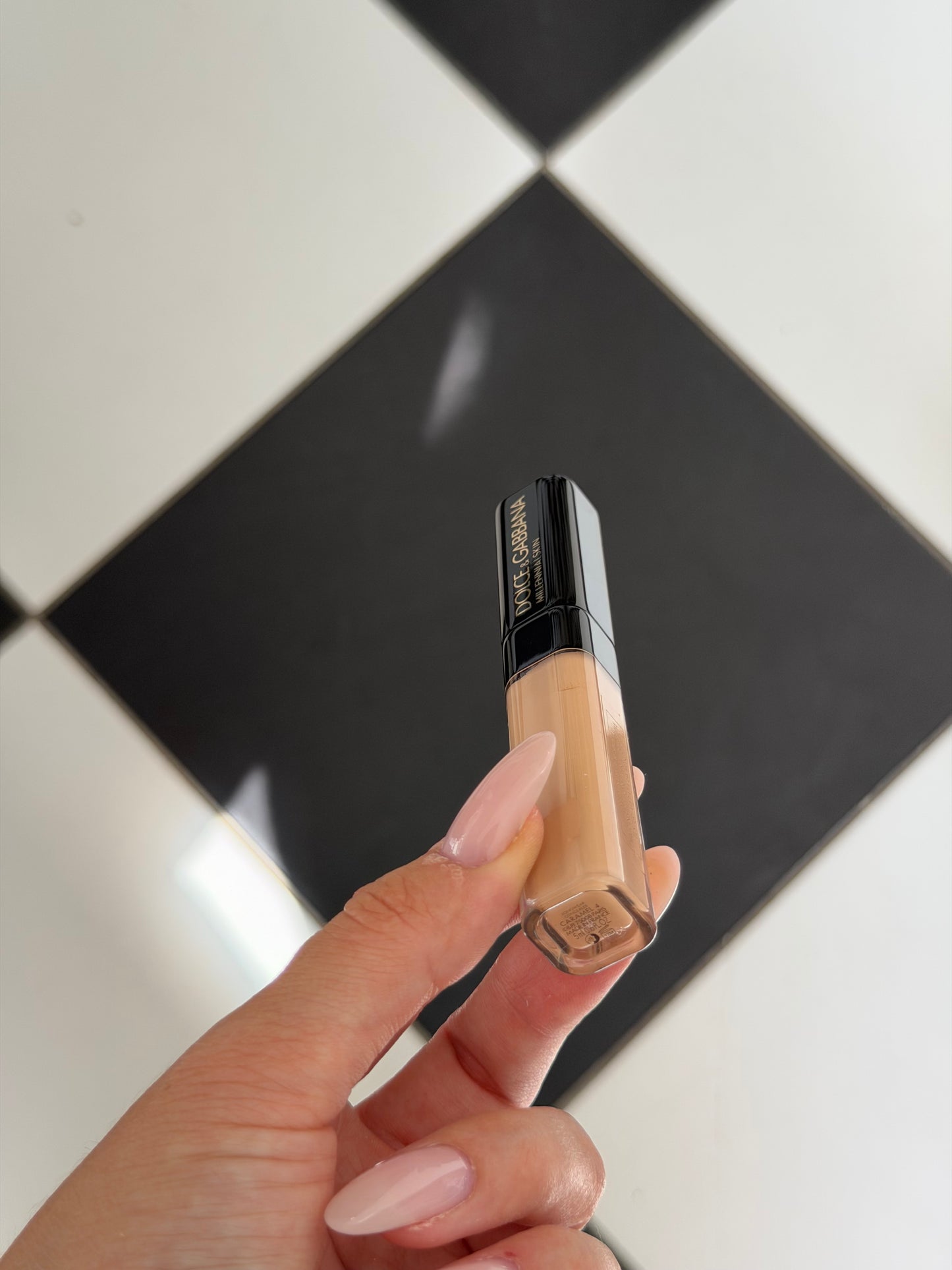 DOLCE&GABBANA
Millennial Skin Longwear Concealer (4)
