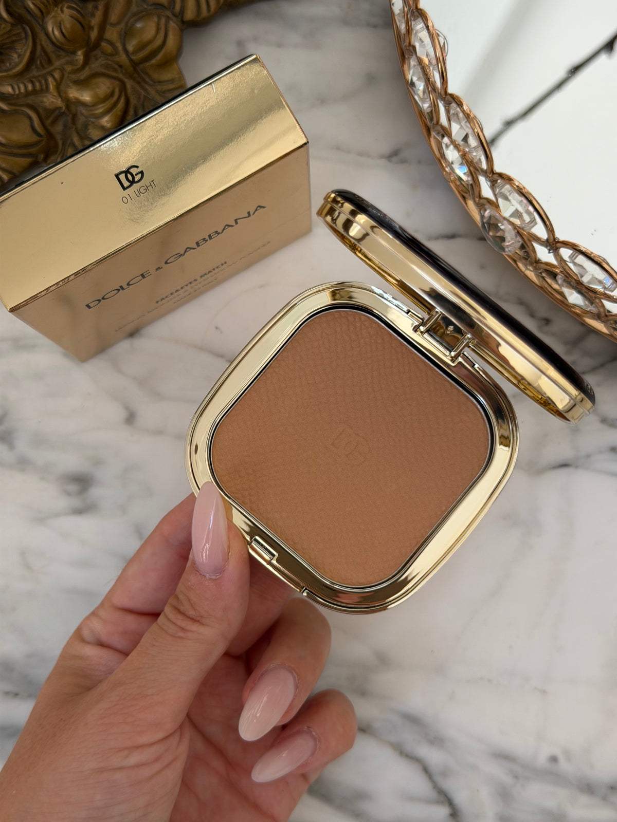 DOLCE&GABBANA Face&Eyes Match
Lasting Bronzer & Eyeshadow Powder (01)