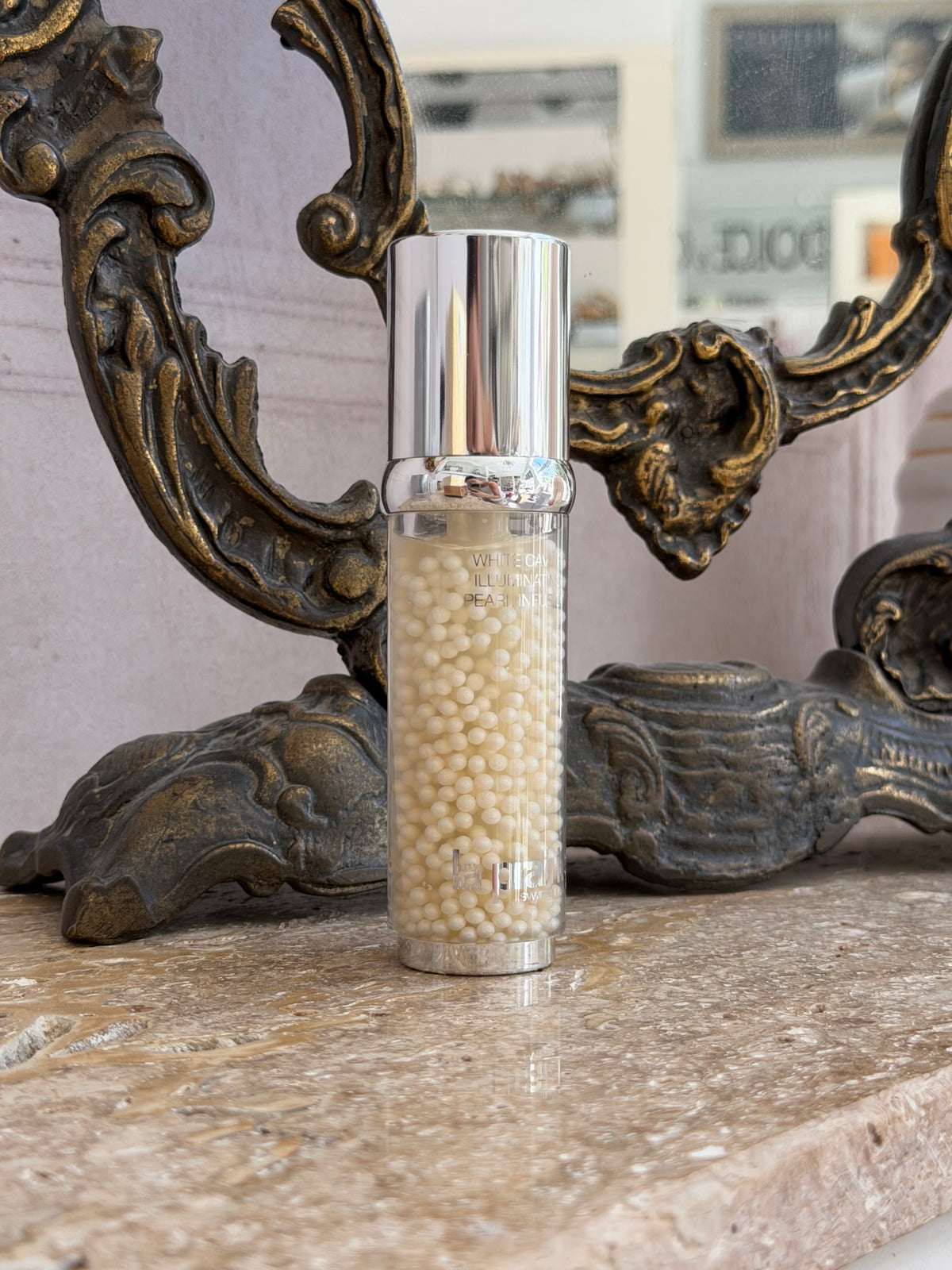 LA PRAIRIE White Caviar
Pearl Infusion
Illuminating And Firming Light-Infused Face Serum