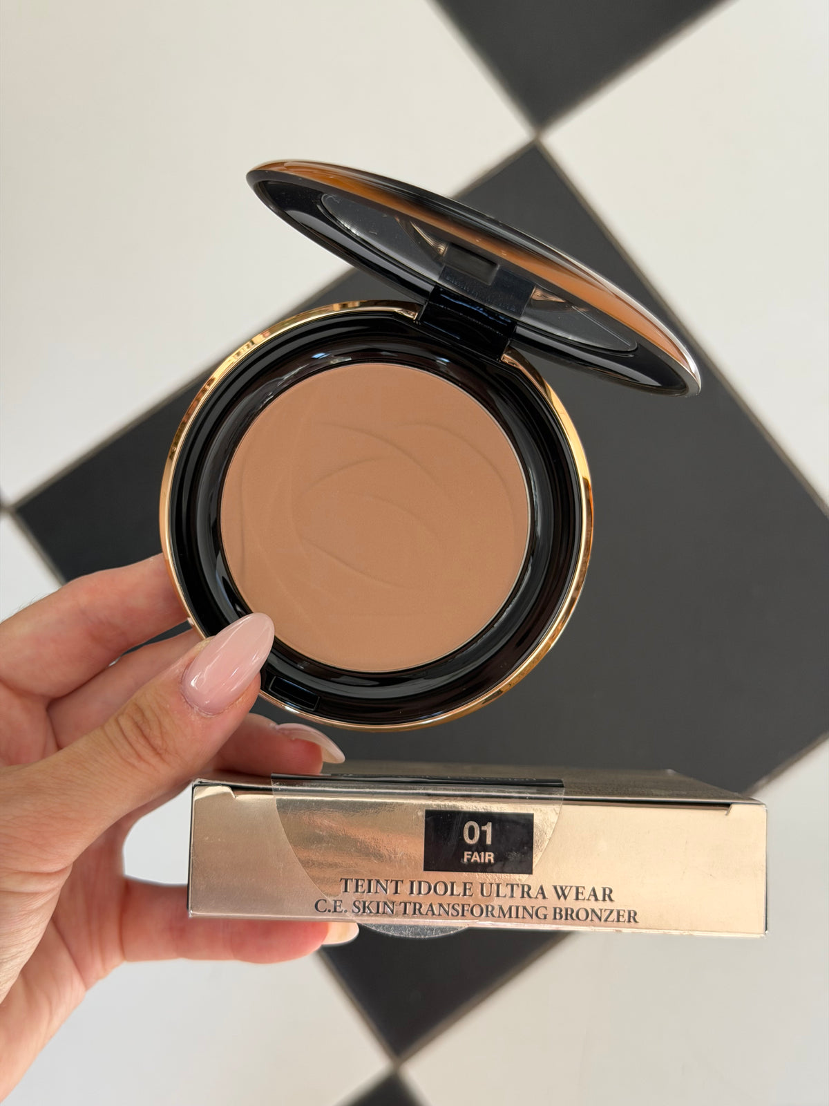 LANCOME Teint Idole Ultra Wear C.E Skin Transforming Bronzer (01)