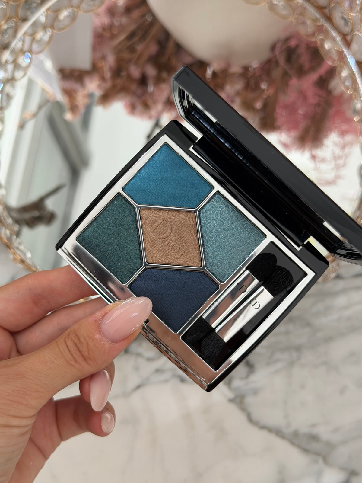 DIOR Diorshow 5 Couleurs
Eye Palette - 5 Eyeshadows - High Color and Long Wear (279)