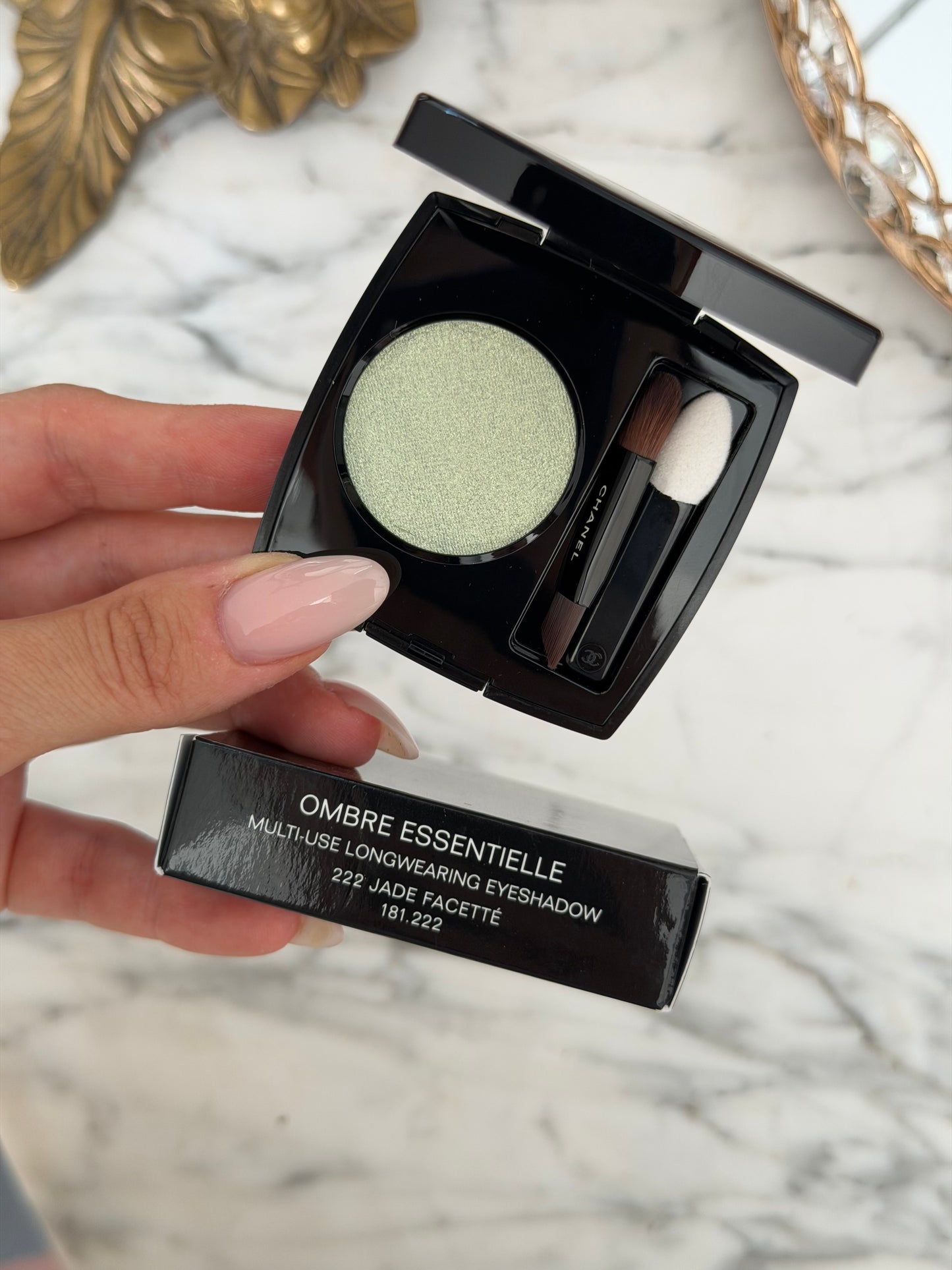 CHANEL Ombre Essentielle Multi-Use Longwearing Eyeshadow (222)