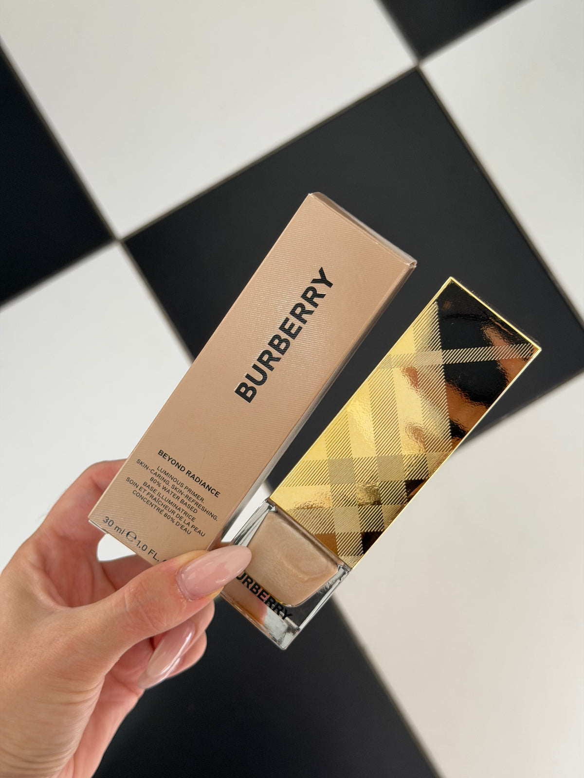 BURBERRY
Beyond Radiance Primer
Bare Glow