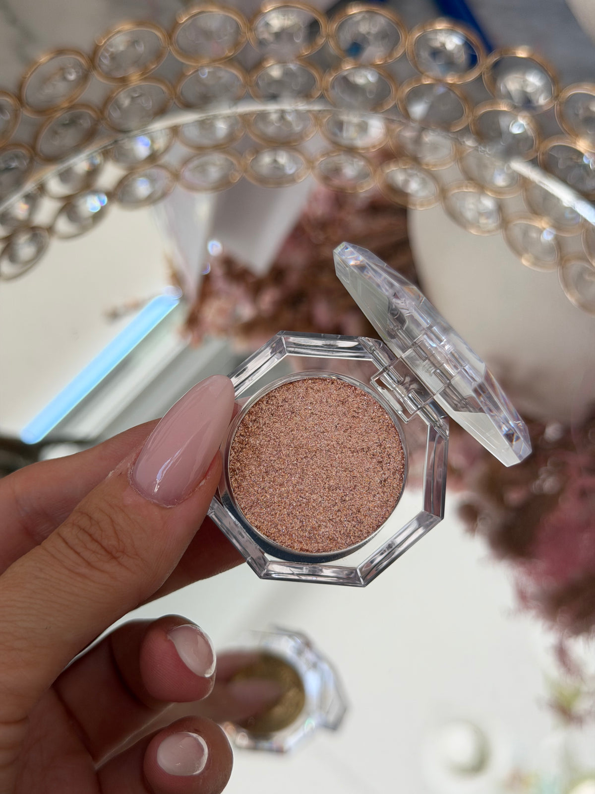 TOO FACED Disco Crush High Shine Glitter Eye + Face Sparkle
Multi-Use Glitter Eye Shadow & Highlighter