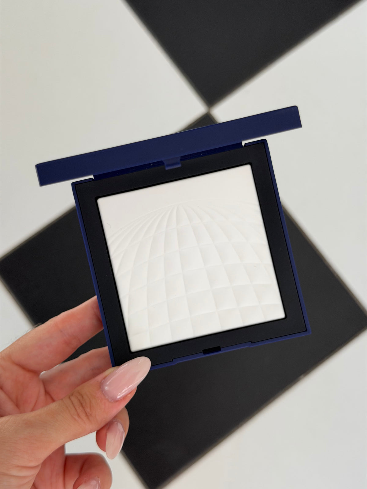 NARS Light Reflecting™ Pressed Setting Powder - Translucent Crystal