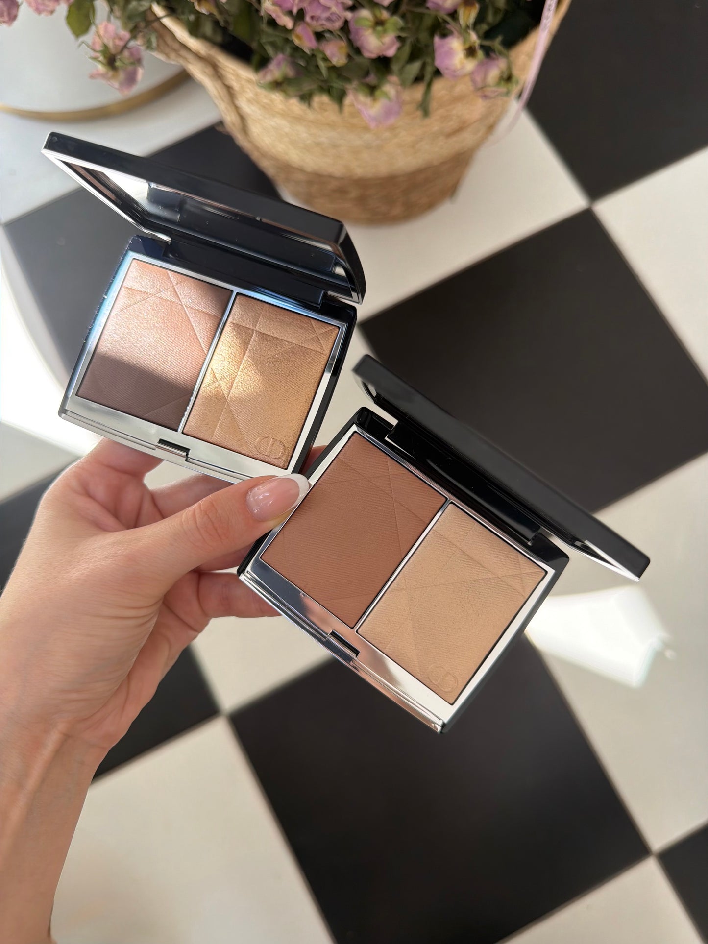 DIOR Rouge Blush Colour & Glow (100)
Multi-Use Face Palette – Color and Highlighter Duo