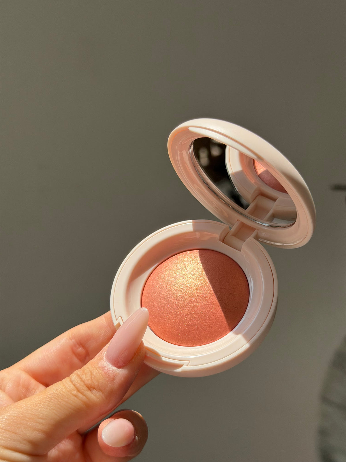 RARE BEAUTY Soft Pinch Luminous Powder Blush - Joy