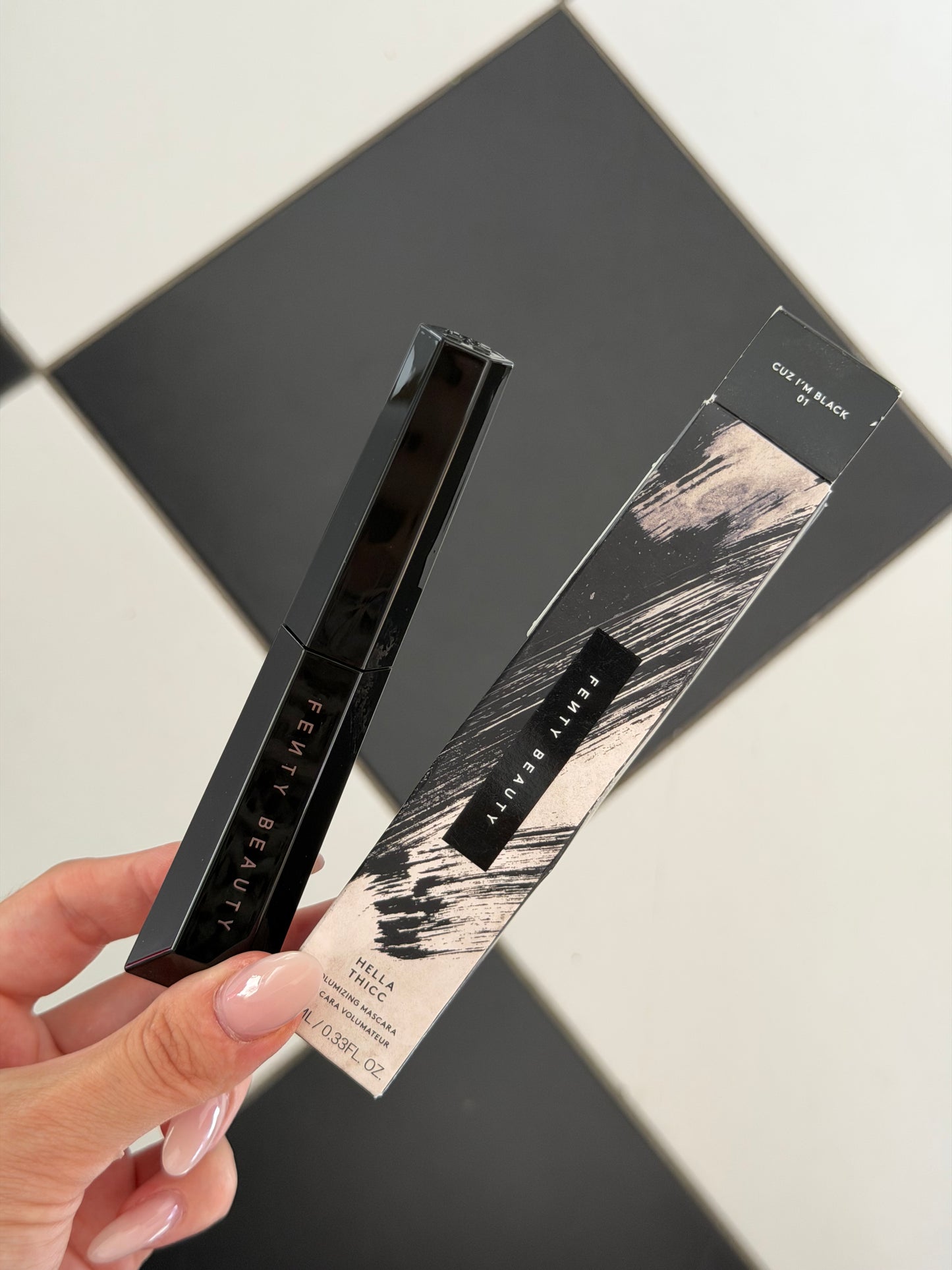 FENTY BEAUTY Hella Thicc Voluminizing Mascara (01)