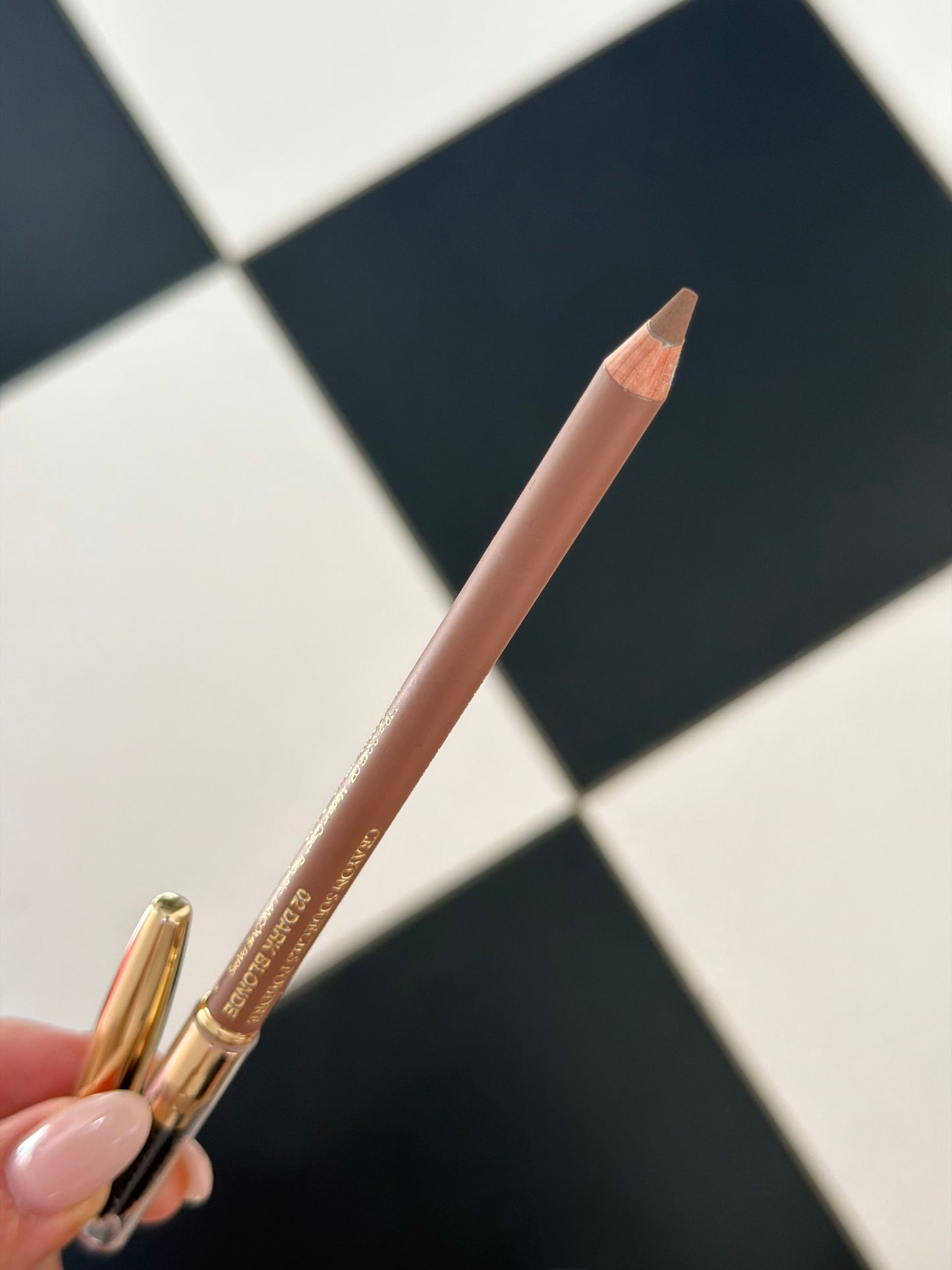 LANCÔME Brow Shaping Powdery Pencil (02)
Defined & Natural