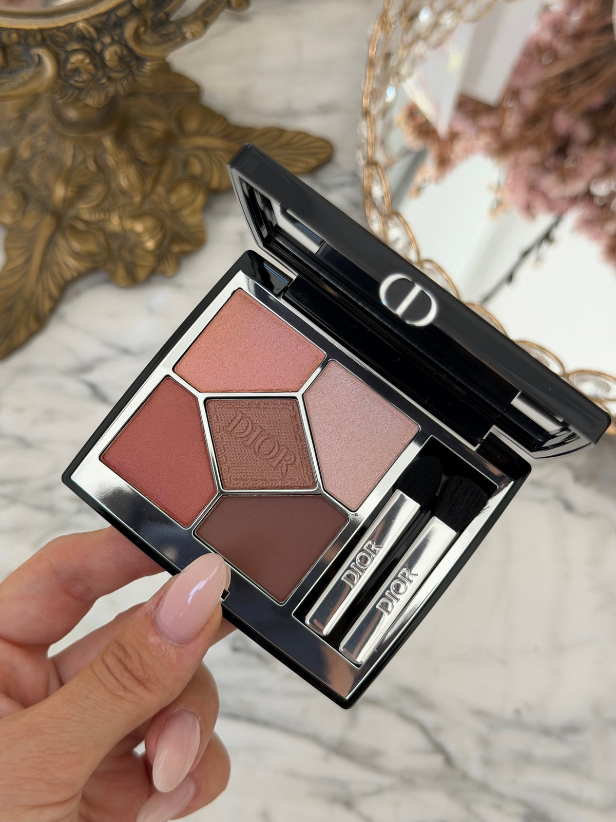 DIOR Diorshow 5 Couleurs
Eye Palette - 5 Eyeshadows - High Color and Long Wear (429)