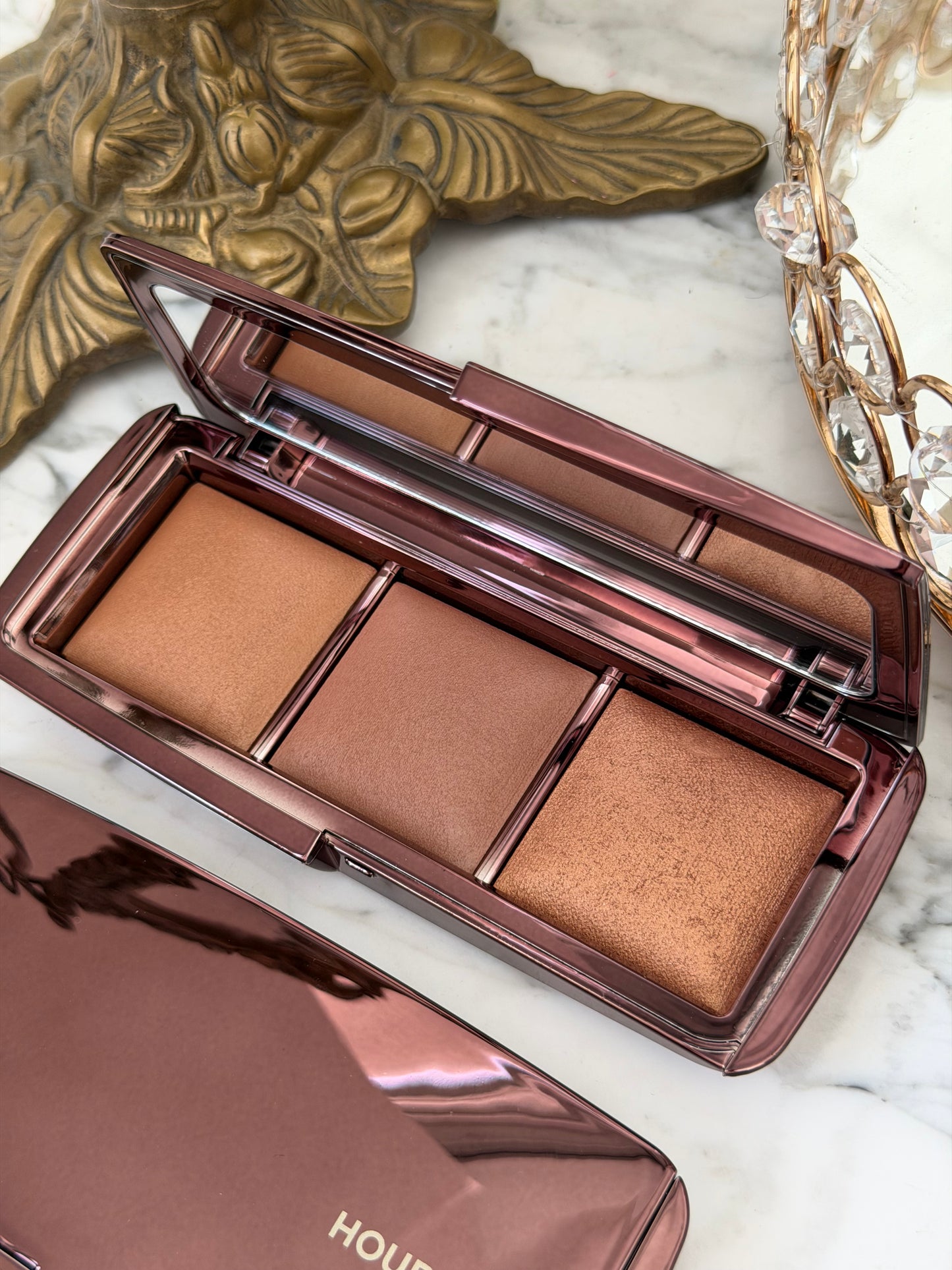 HOURGLASS Ambient Lighting Palette - Volume III