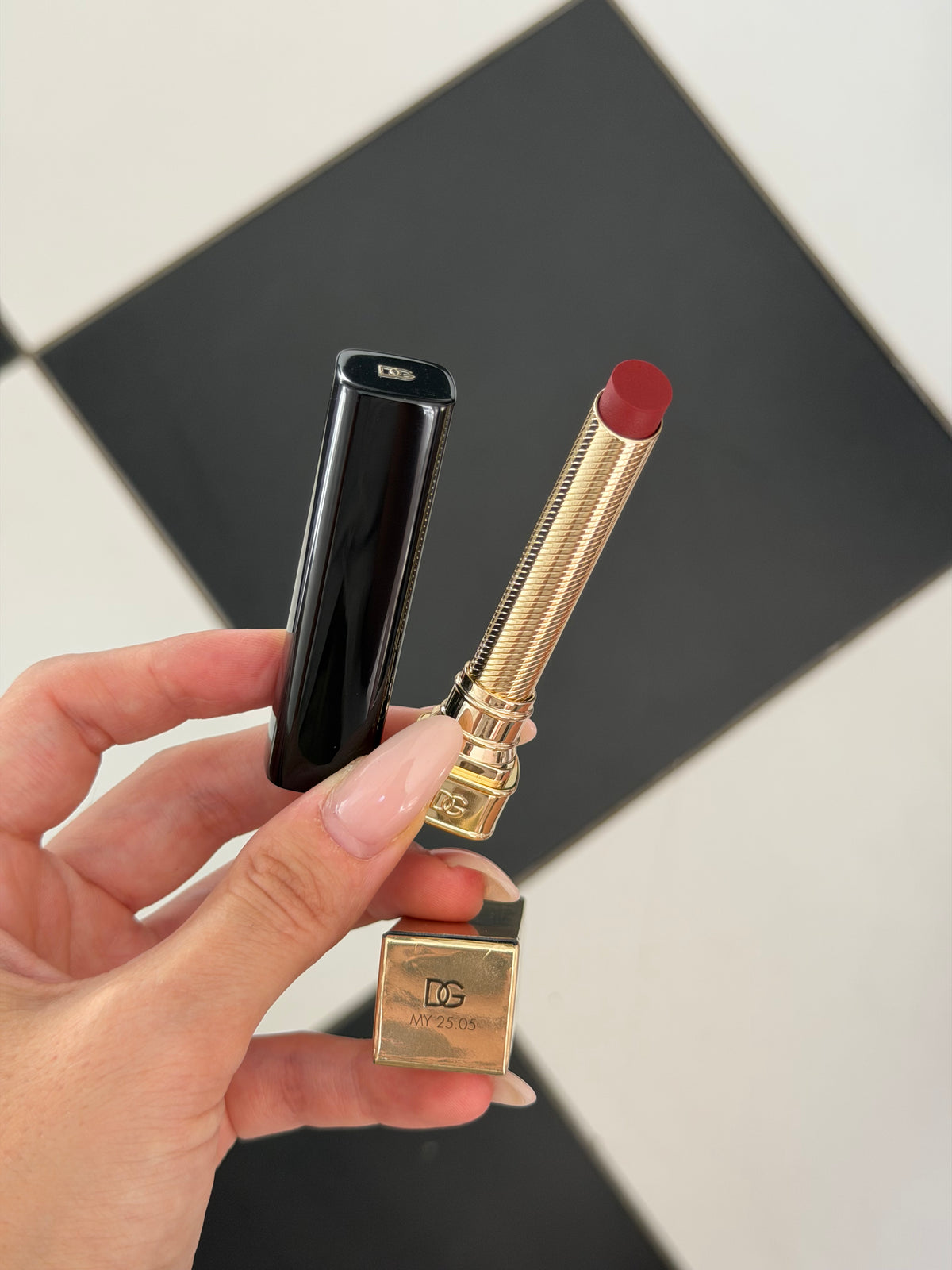 DOLCE&GABBANA My Comfy Matte Lipstick - My 25.05
Instant Rich Color & Hydration Lip Stylo