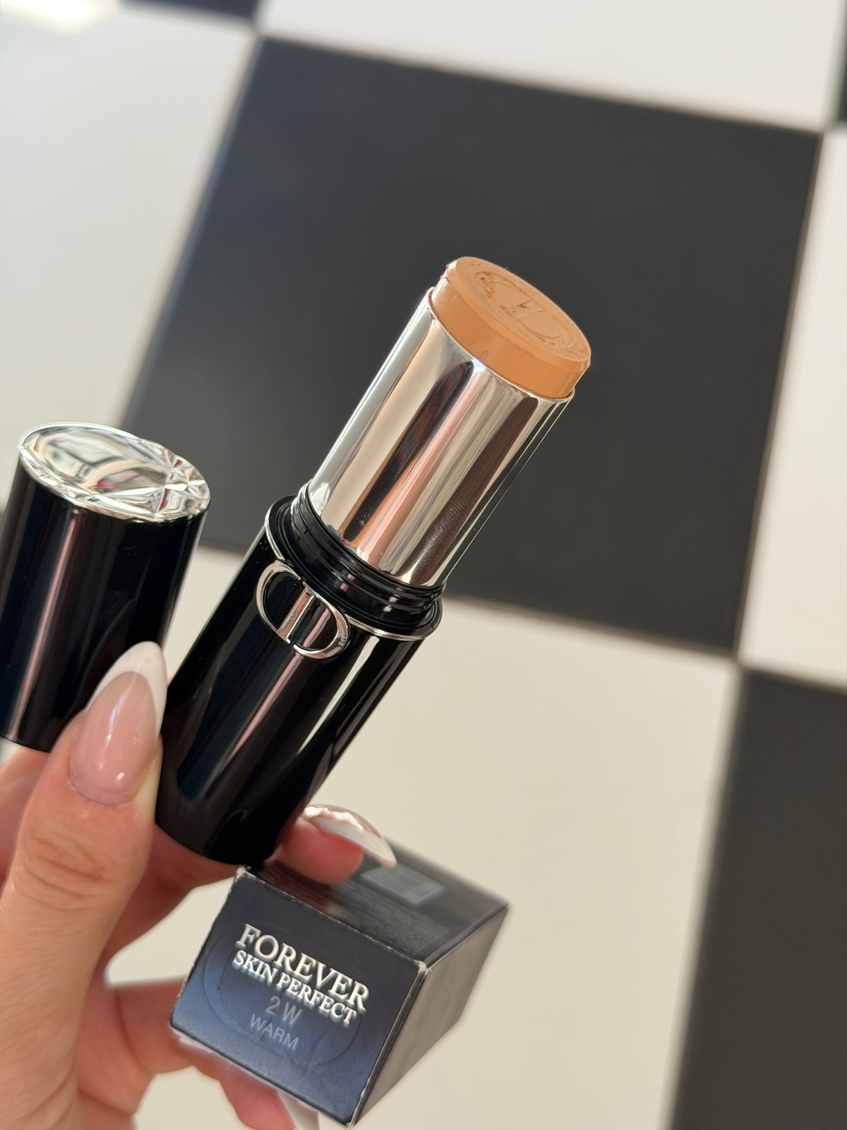 DIOR Forever Skin Perfect
Multi-Use Foundation Stick - Blur Perfection - 24H Wear and Hydration (2W)