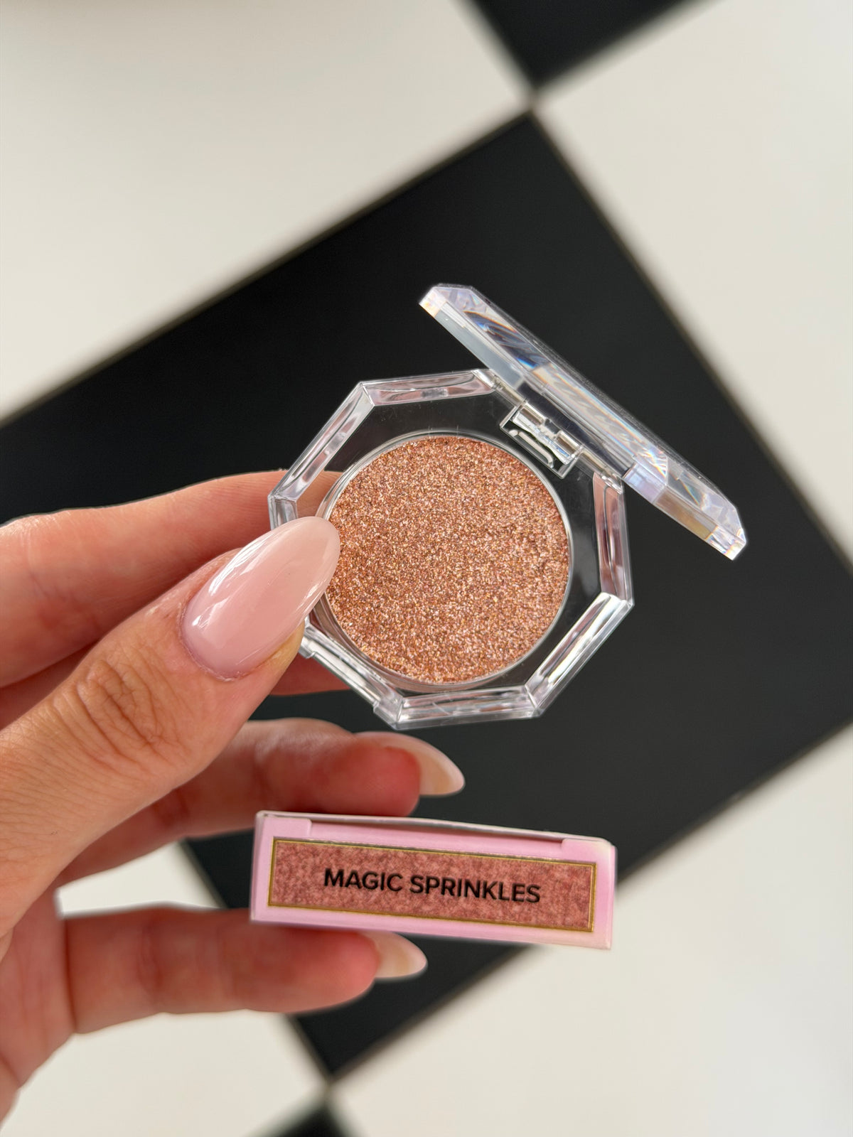 TOO FACED Disco Crush High Shine Glitter Eye + Face Sparkle
Multi-Use Glitter Eye Shadow & Highlighter