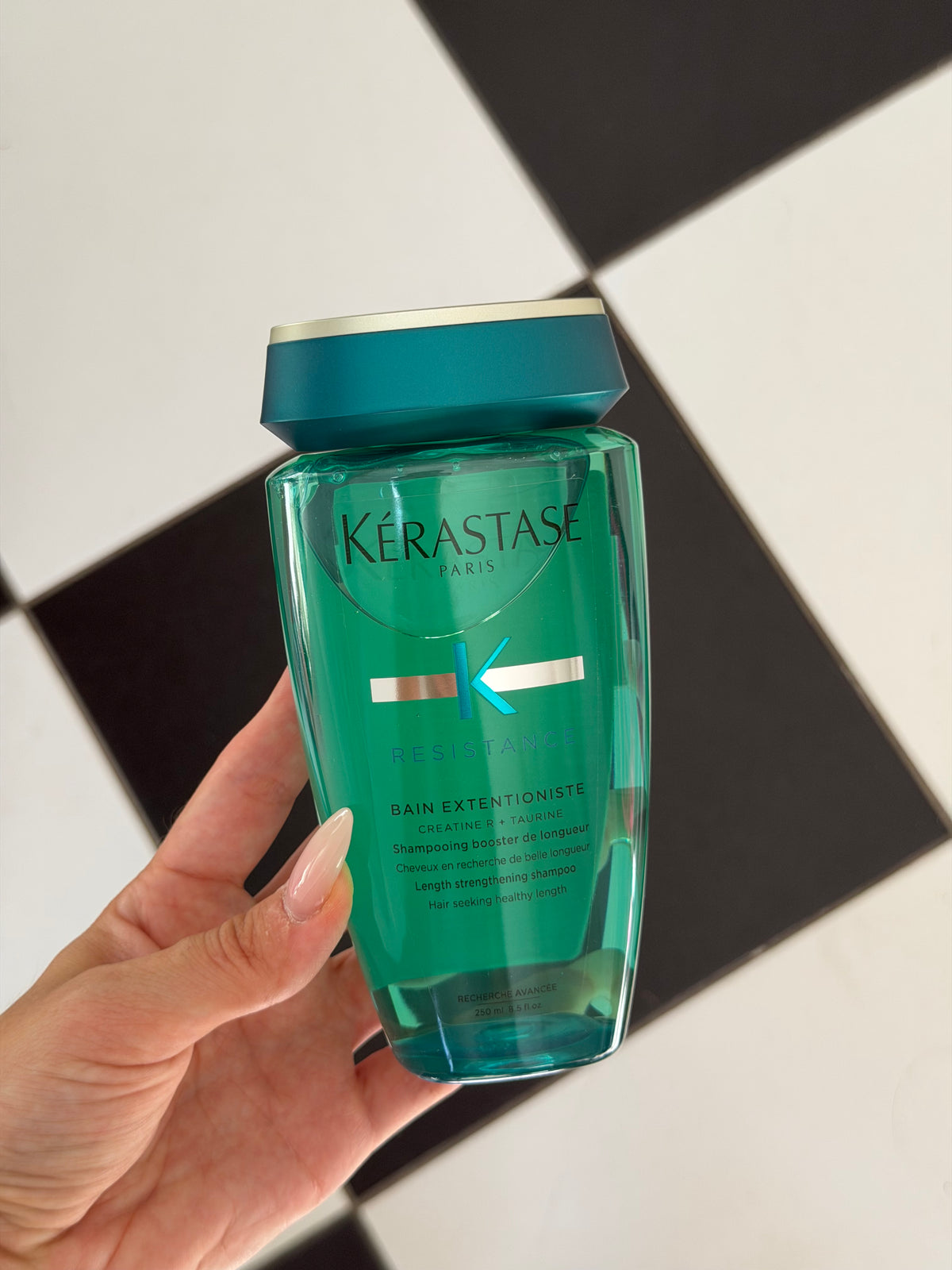 KÉRASTASE Resistance Bain Extentioniste
Elasticity-Enhancing Shampoo
