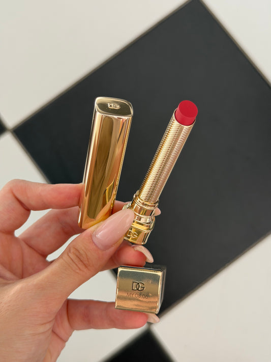 DOLCE&GABBANA My Sculpt Satin
Lasting Color & Hydration Lipstick Stylo - MY 08.06