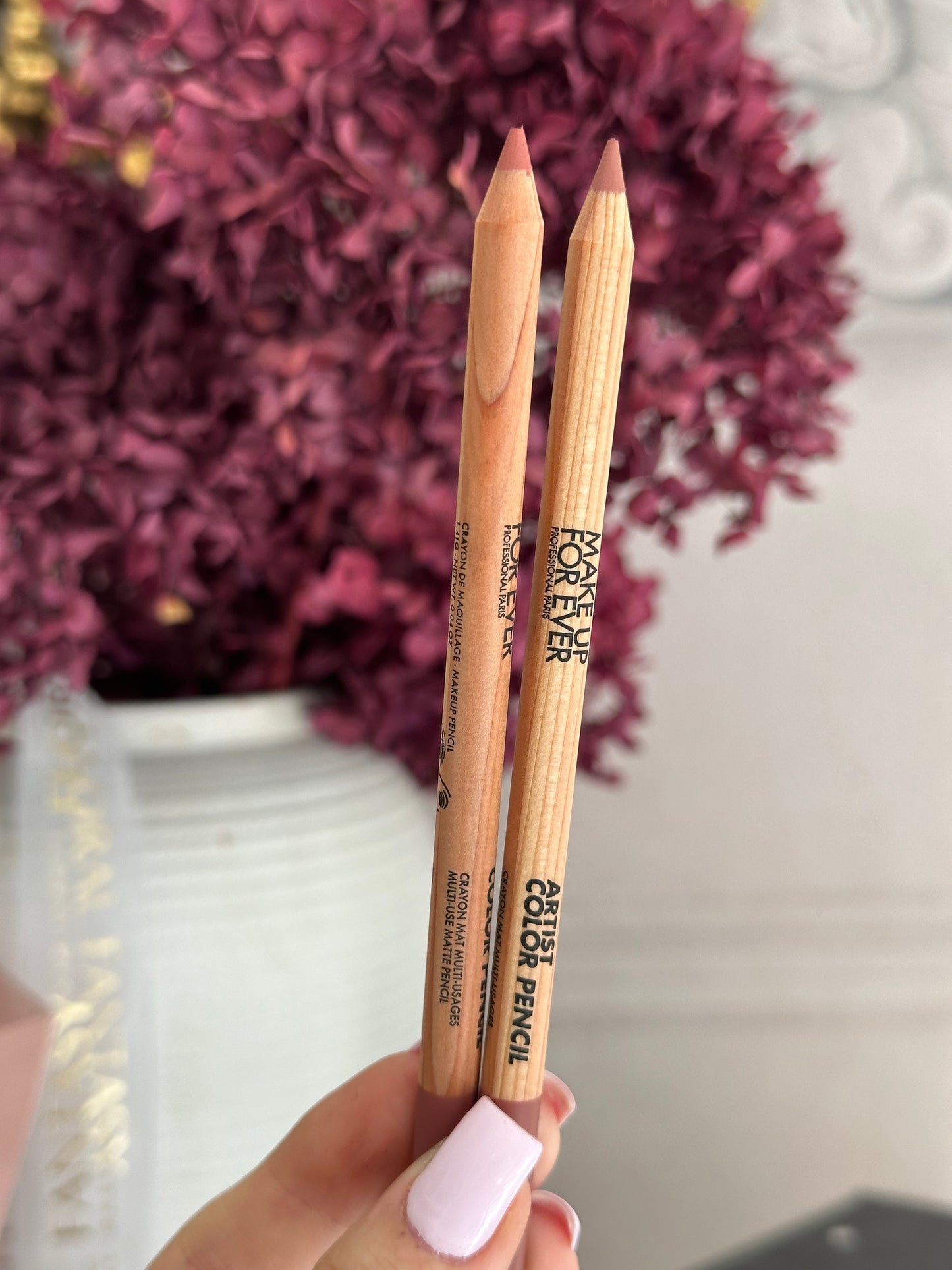 MAKE UP FOR EVER 
Artist Color Pencil (604)
Brow, Eye & Lip Liner