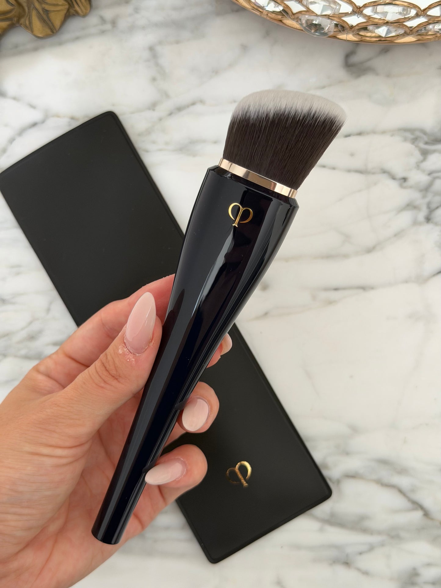 CLÉ DE PEAU BEAUTÉ Light Coverage Foundation Brush