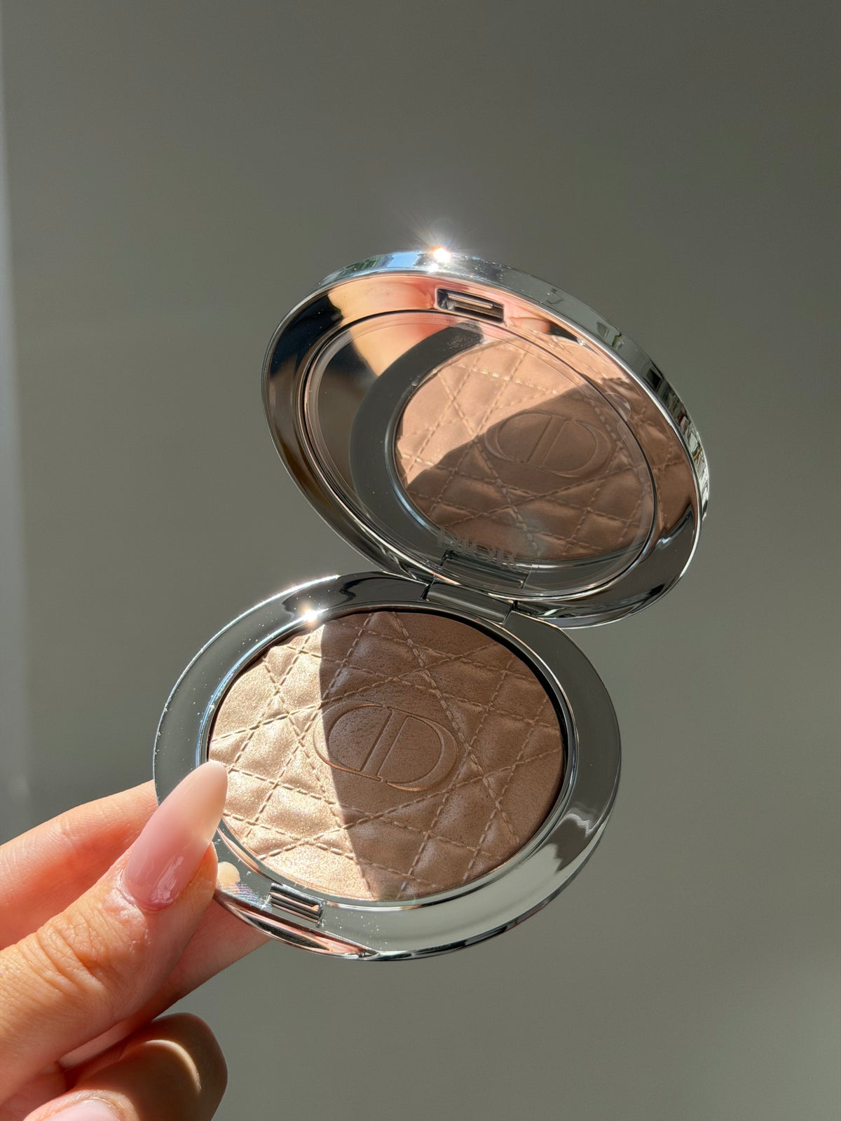 DIOR Forever Glow Luminizer - Illuminating Powder For Face (01)