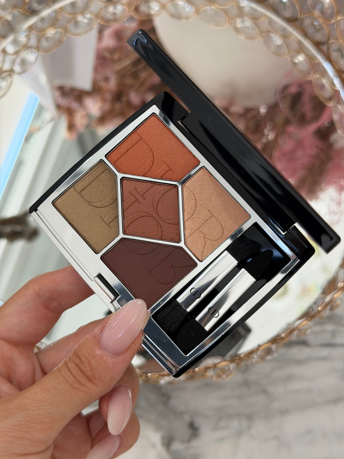 DIOR Diorshow 5 Couleurs
Eye Palette - 5 Eyeshadows - High Color and Long Wear (659)